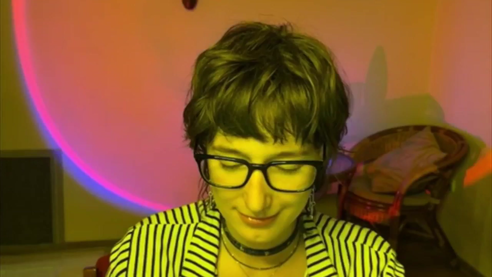 Gallery image thumbnail from LoooneyTunes's myfreecams stream on, 06/21/2025, 17:47 image 15 of 20