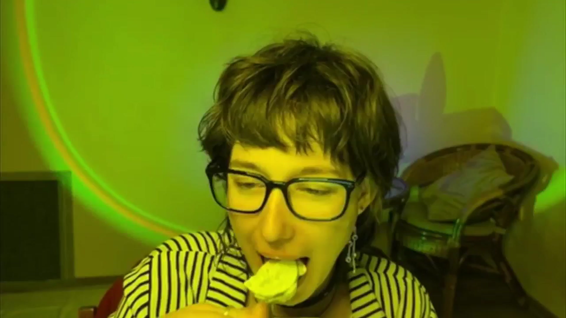 Gallery image thumbnail from LoooneyTunes's myfreecams stream on, 06/21/2025, 18:04 image 18 of 20