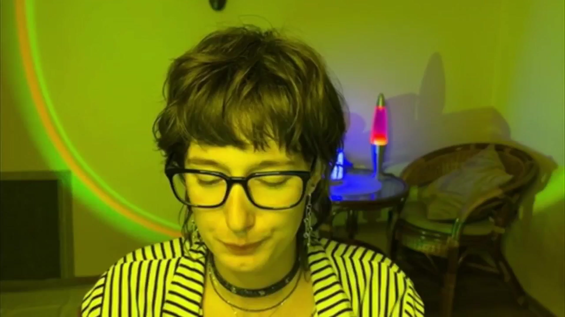 Gallery image thumbnail from LoooneyTunes's myfreecams stream on, 06/21/2025, 18:04 image 14 of 20