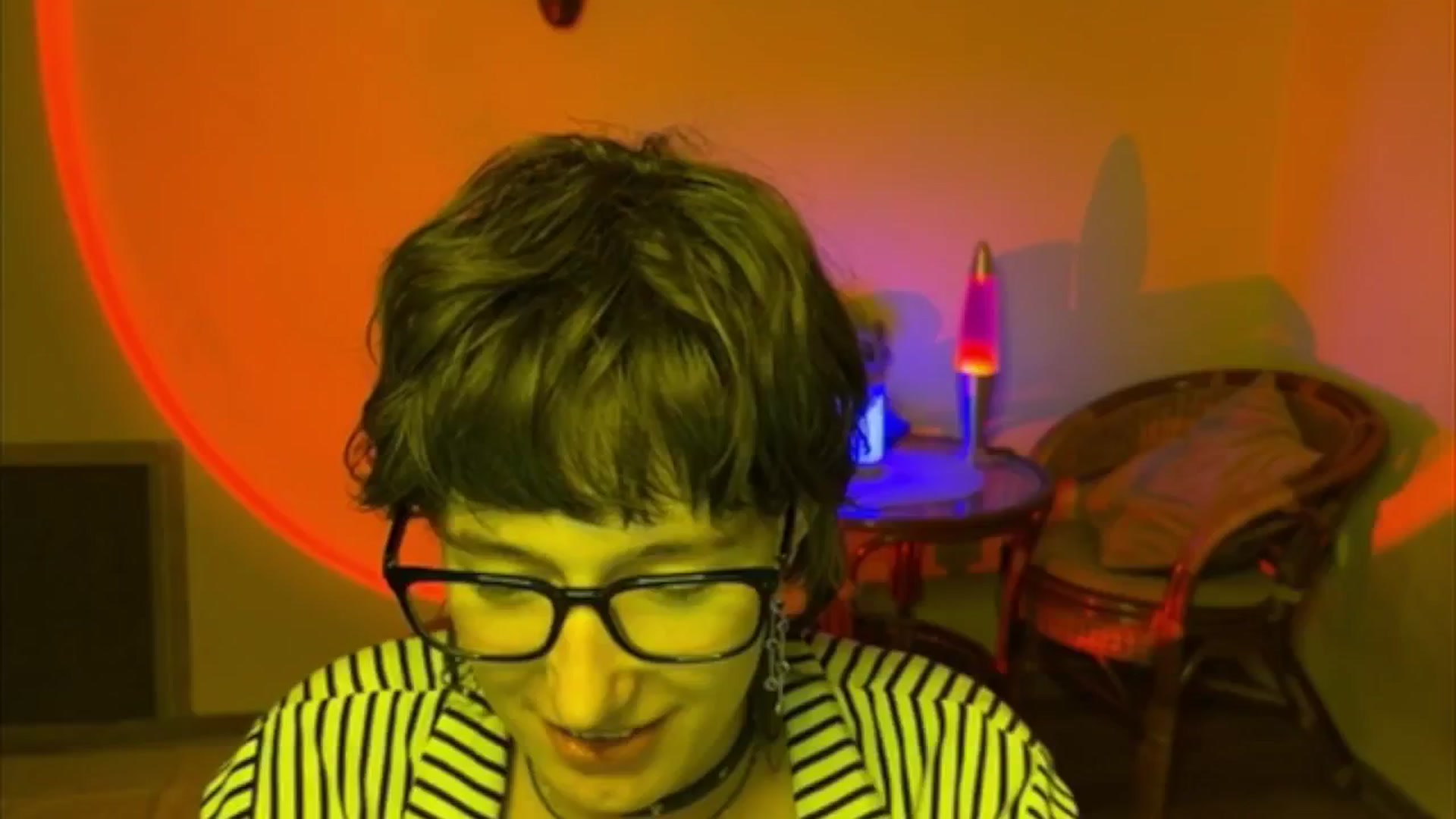 Gallery image thumbnail from LoooneyTunes's myfreecams stream on, 06/21/2025, 18:04 image 15 of 20