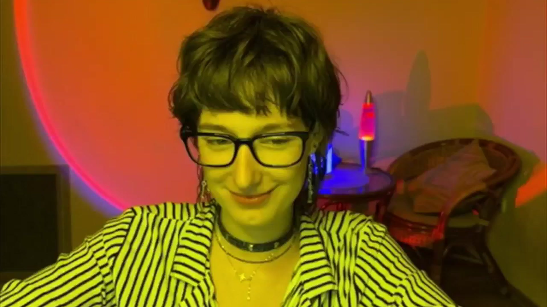 Gallery image thumbnail from LoooneyTunes's myfreecams stream on, 06/21/2025, 19:27 image 13 of 20