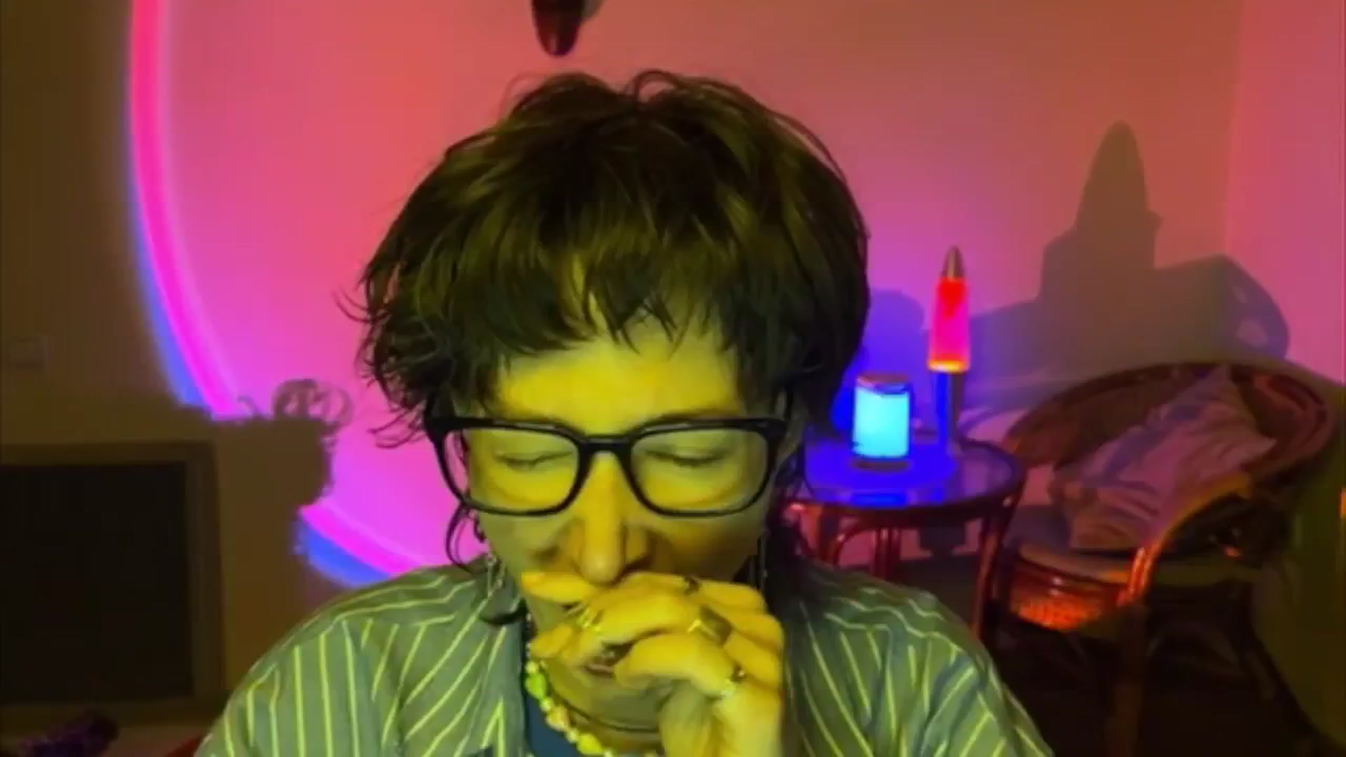 Gallery image thumbnail from LoooneyTunes's myfreecams stream on, 06/22/2025, 21:24 image 1 of 20