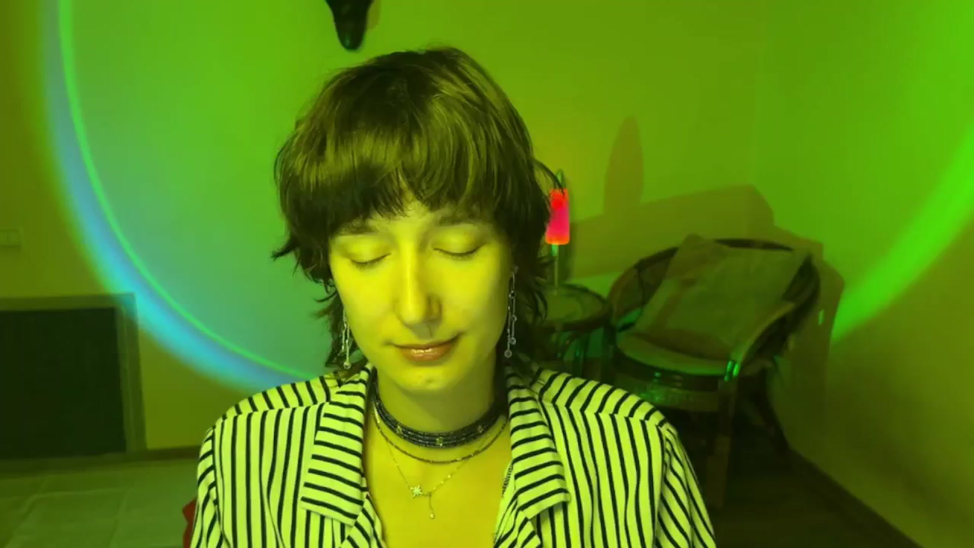 Gallery image thumbnail from LoooneyTunes's myfreecams stream on, 07/16/2025, 21:40 image 13 of 20
