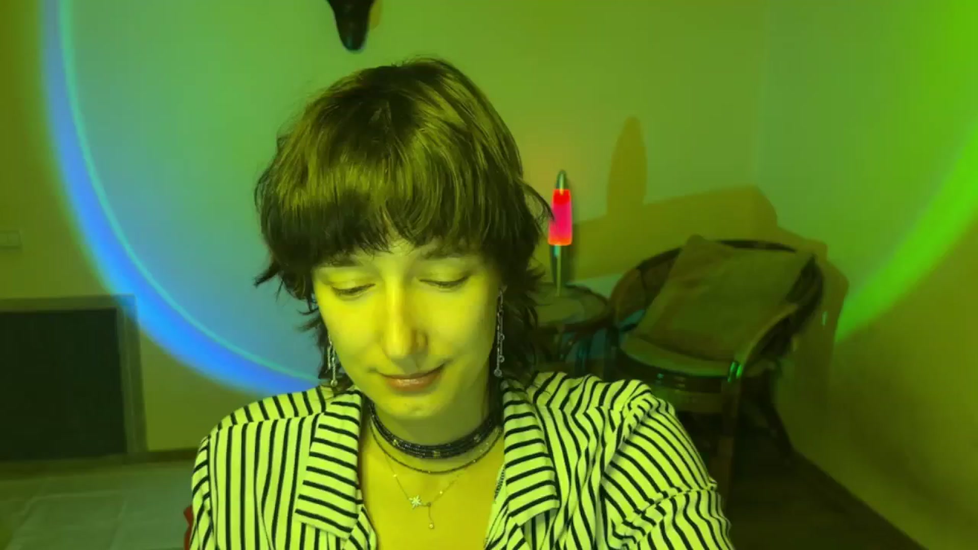 Gallery image thumbnail from LoooneyTunes's myfreecams stream on, 07/16/2025, 21:40 image 14 of 20