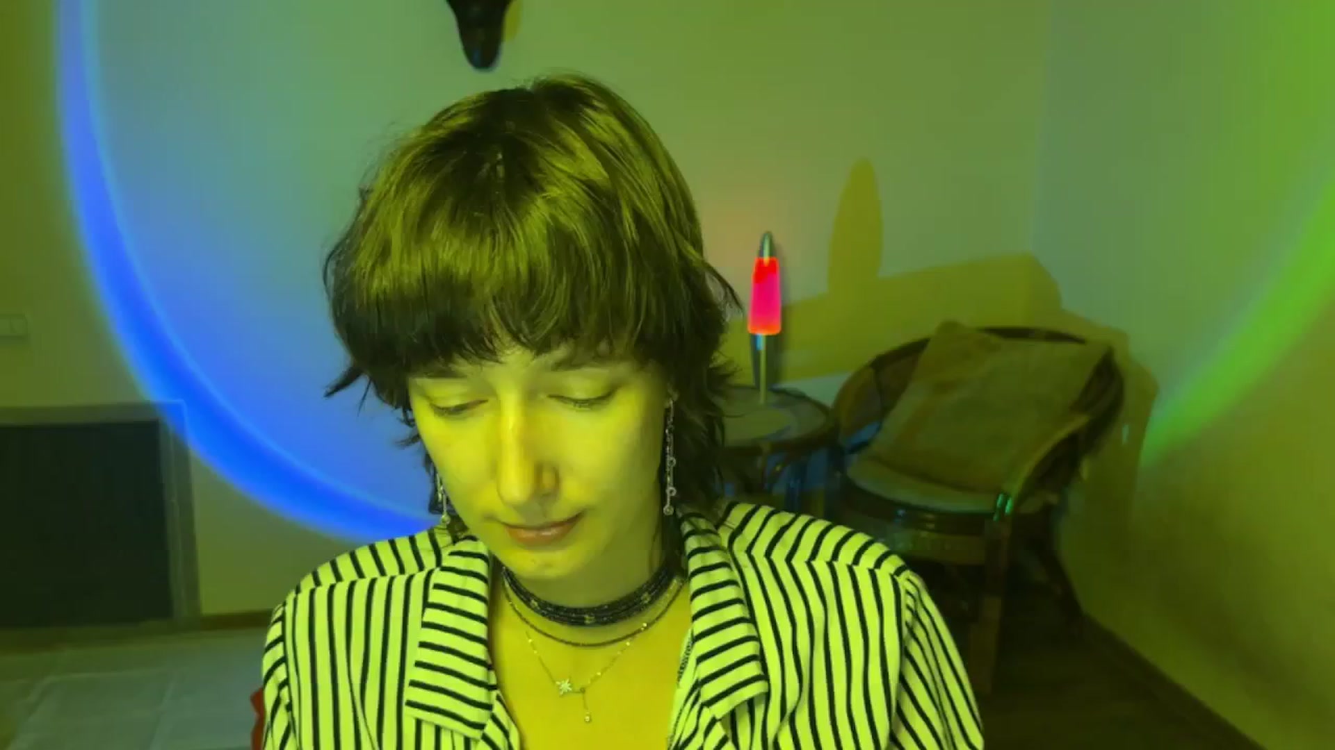 Gallery image thumbnail from LoooneyTunes's myfreecams stream on, 07/16/2025, 21:40 image 15 of 20