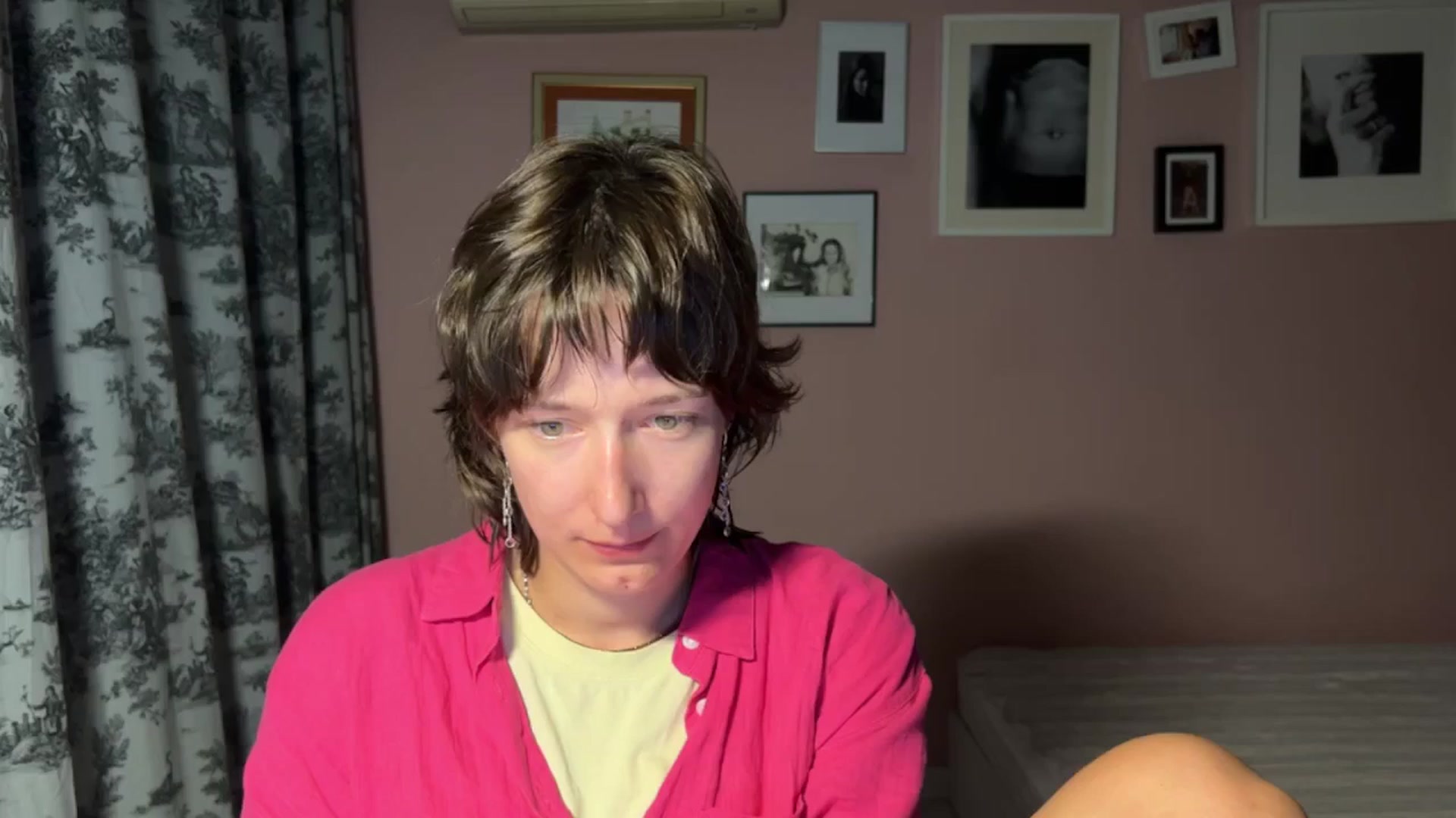 Gallery image thumbnail from LoooneyTunes's myfreecams stream on, 08/18/2025, 22:45 image 6 of 20