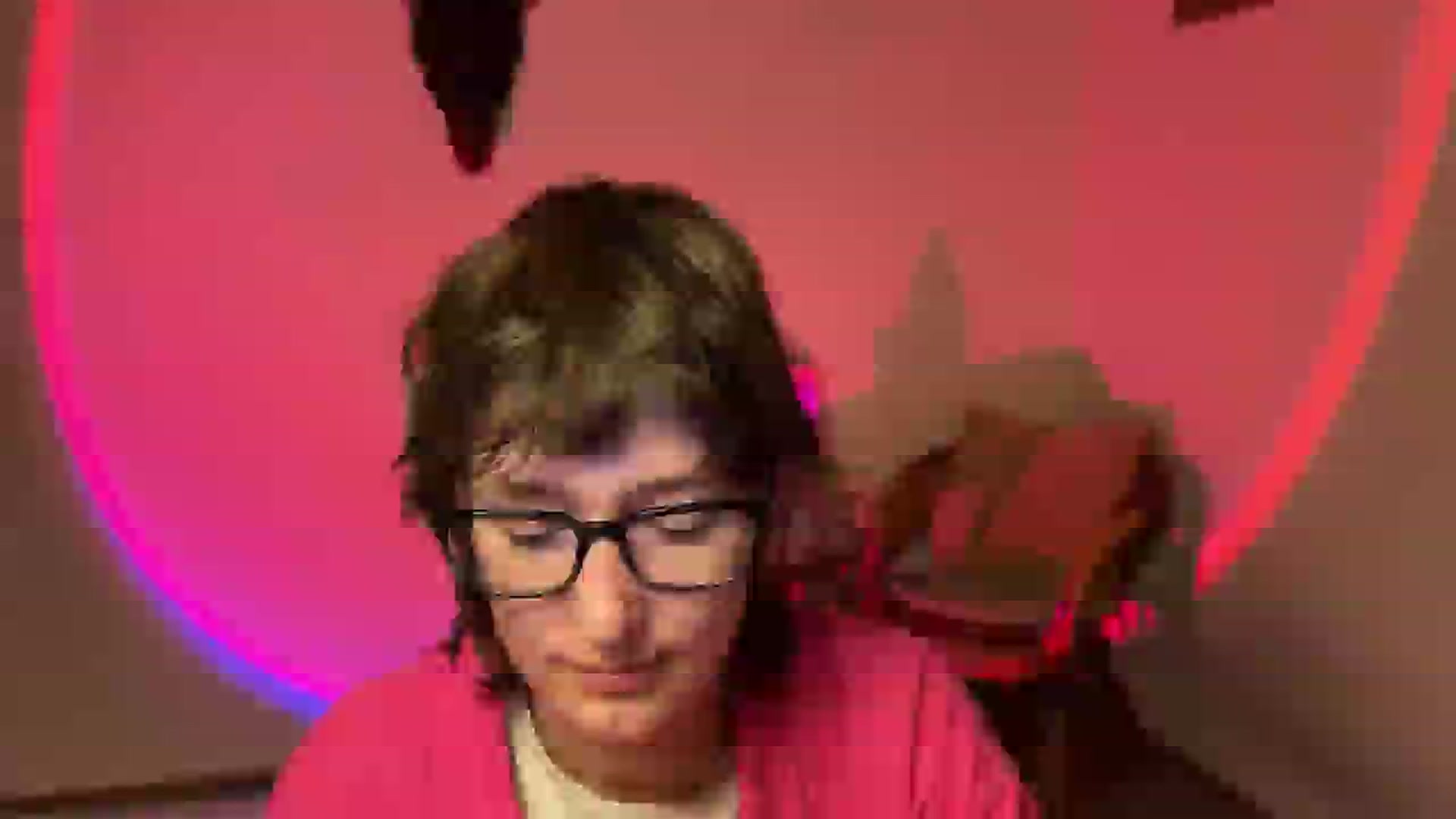 Gallery image thumbnail from LoooneyTunes's myfreecams stream on, 09/01/2025, 10:04 image 15 of 20