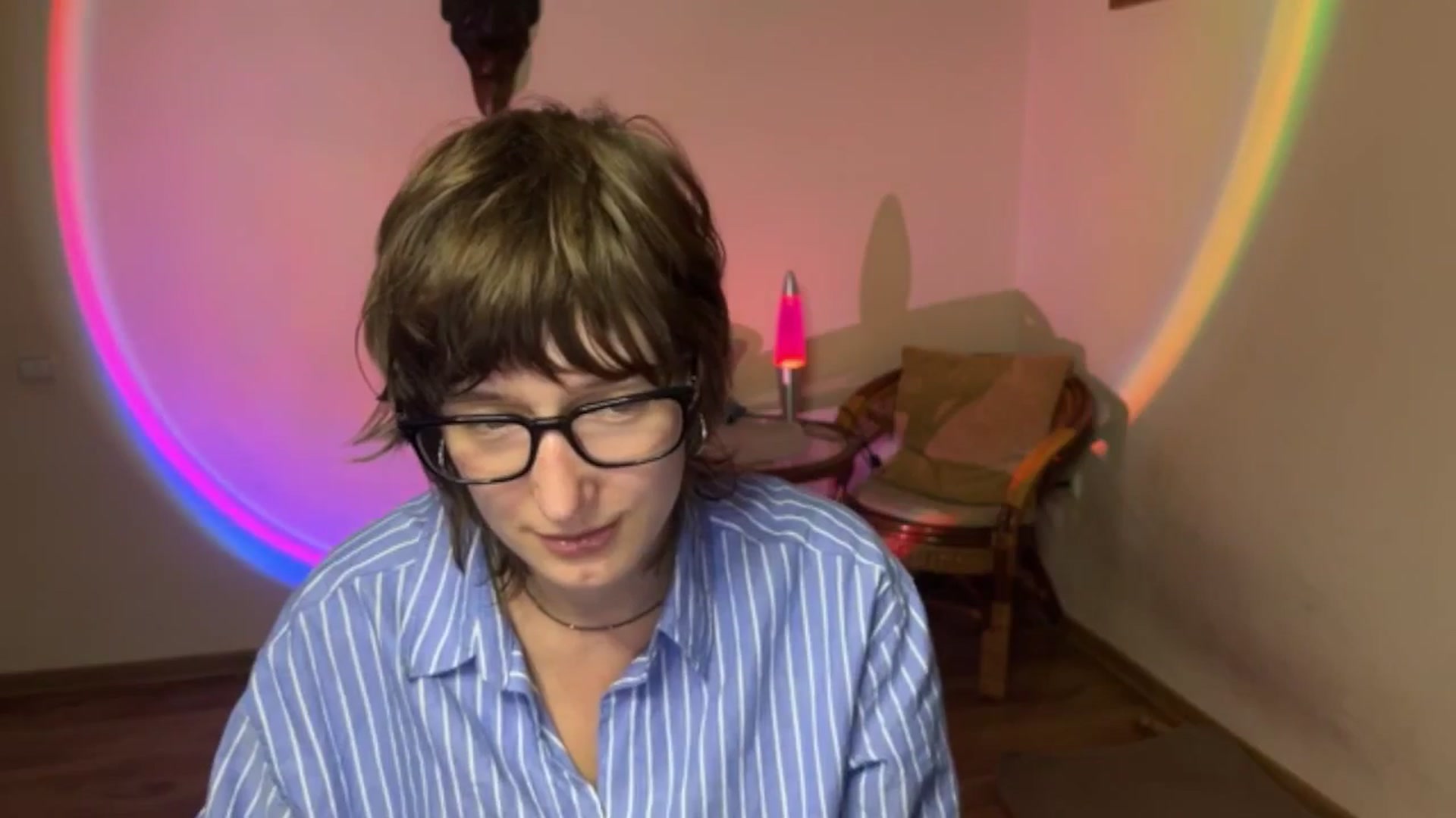 Gallery image thumbnail from LoooneyTunes's myfreecams stream on, 09/17/2025, 17:28 image 11 of 20