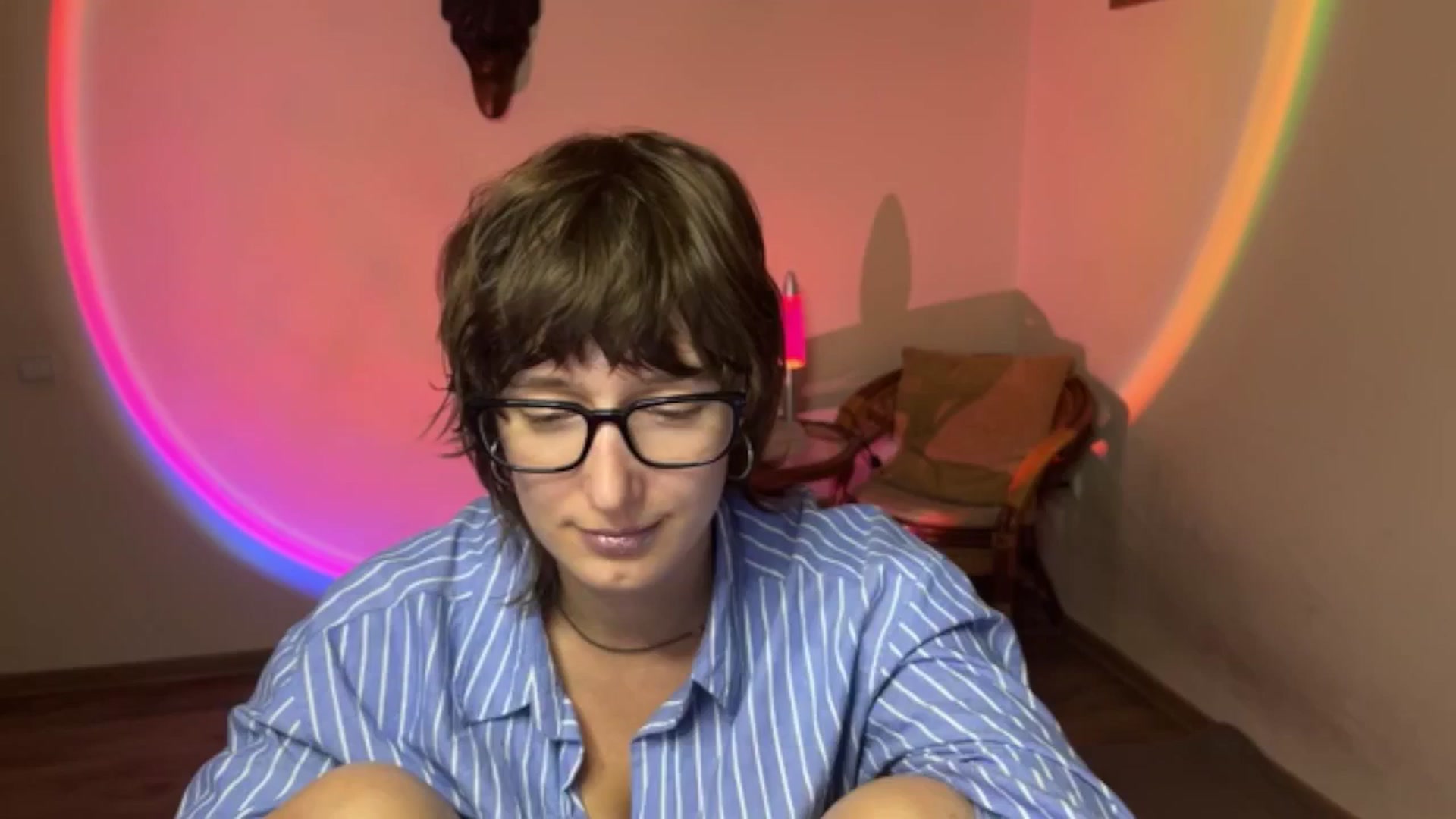 Gallery image thumbnail from LoooneyTunes's myfreecams stream on, 09/17/2025, 18:43 image 13 of 20