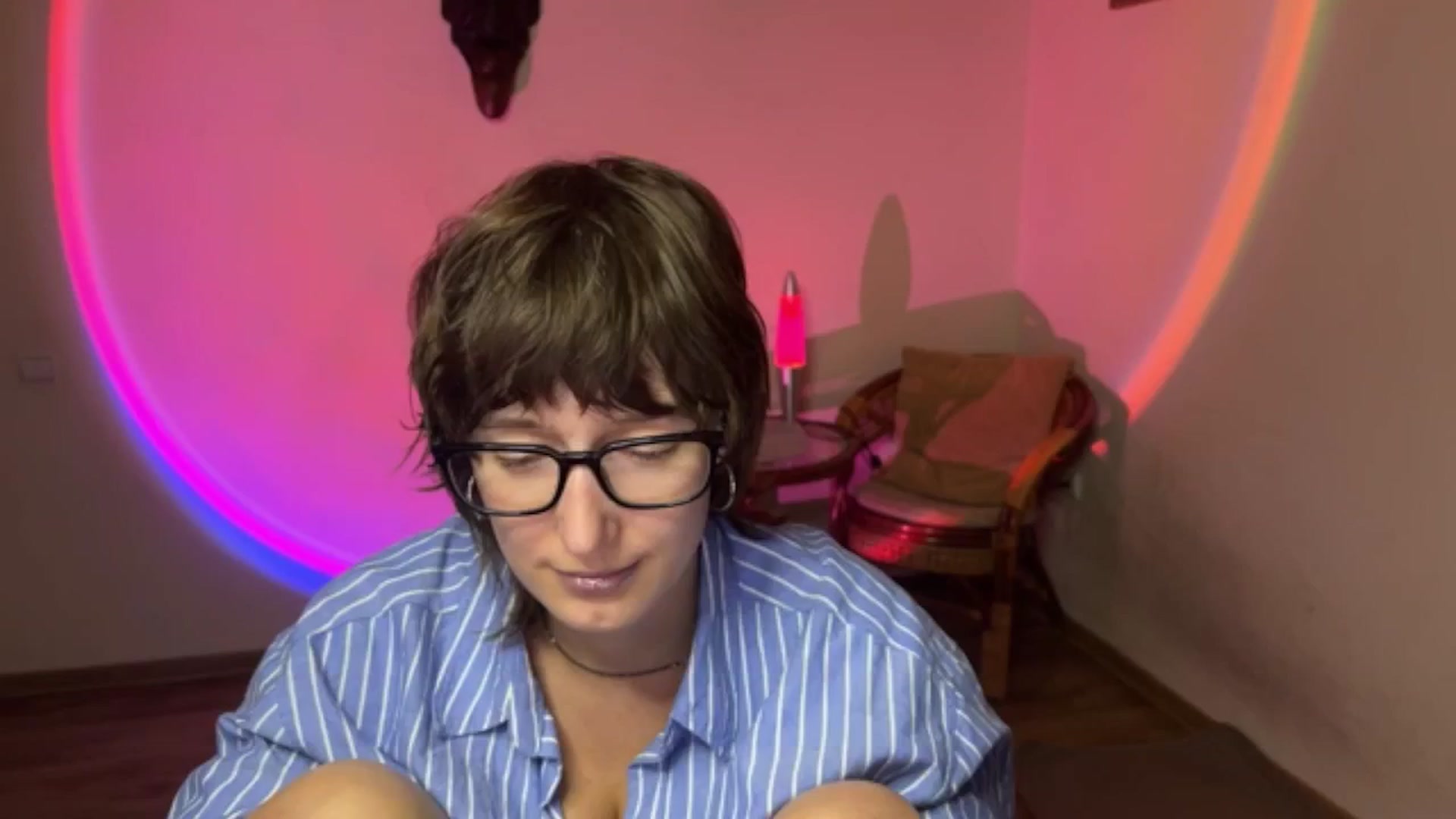Gallery image thumbnail from LoooneyTunes's myfreecams stream on, 09/17/2025, 18:43 image 14 of 20