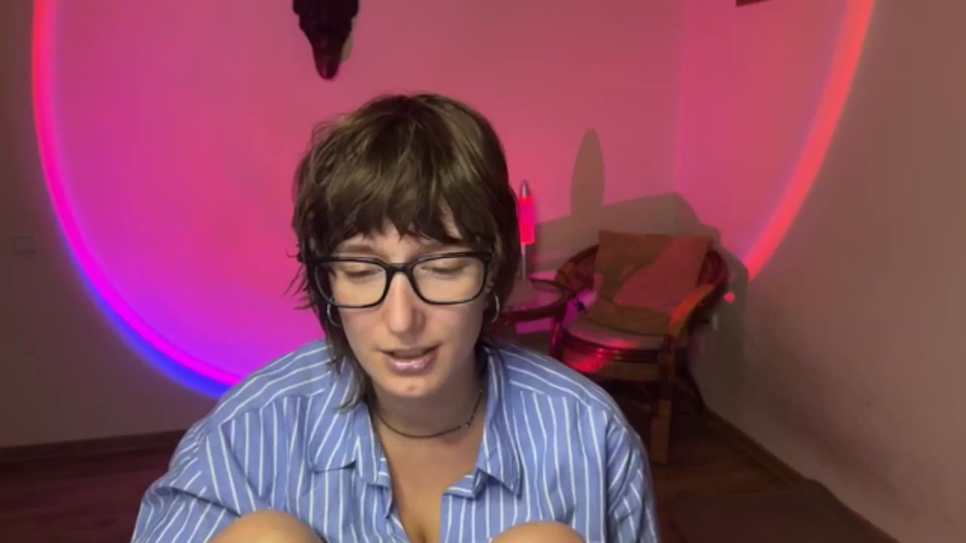 Gallery image thumbnail from LoooneyTunes's myfreecams stream on, 09/17/2025, 18:43 image 19 of 20