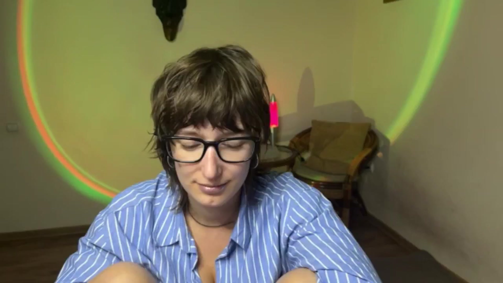 Gallery image thumbnail from LoooneyTunes's myfreecams stream on, 09/17/2025, 18:43 image 10 of 20