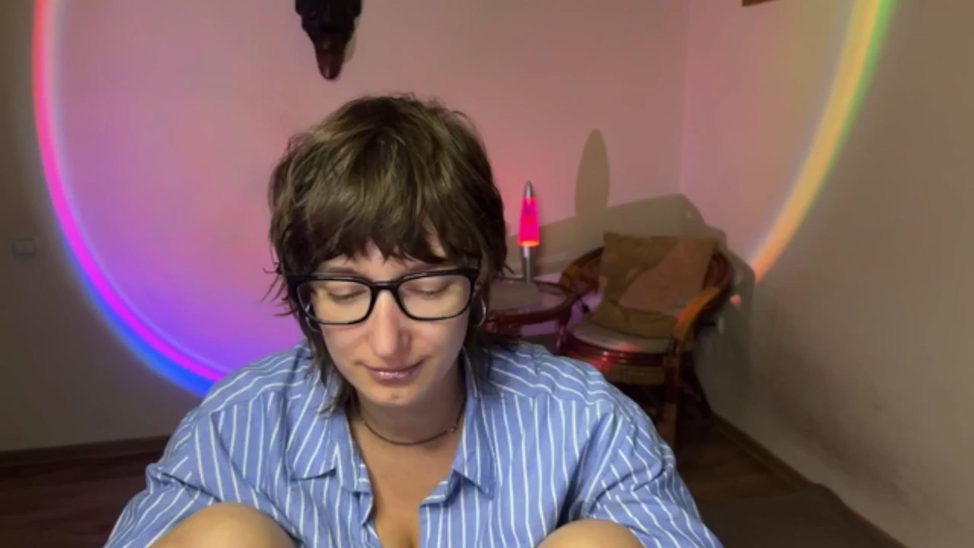 Gallery image thumbnail from LoooneyTunes's myfreecams stream on, 09/17/2025, 18:43 image 9 of 20