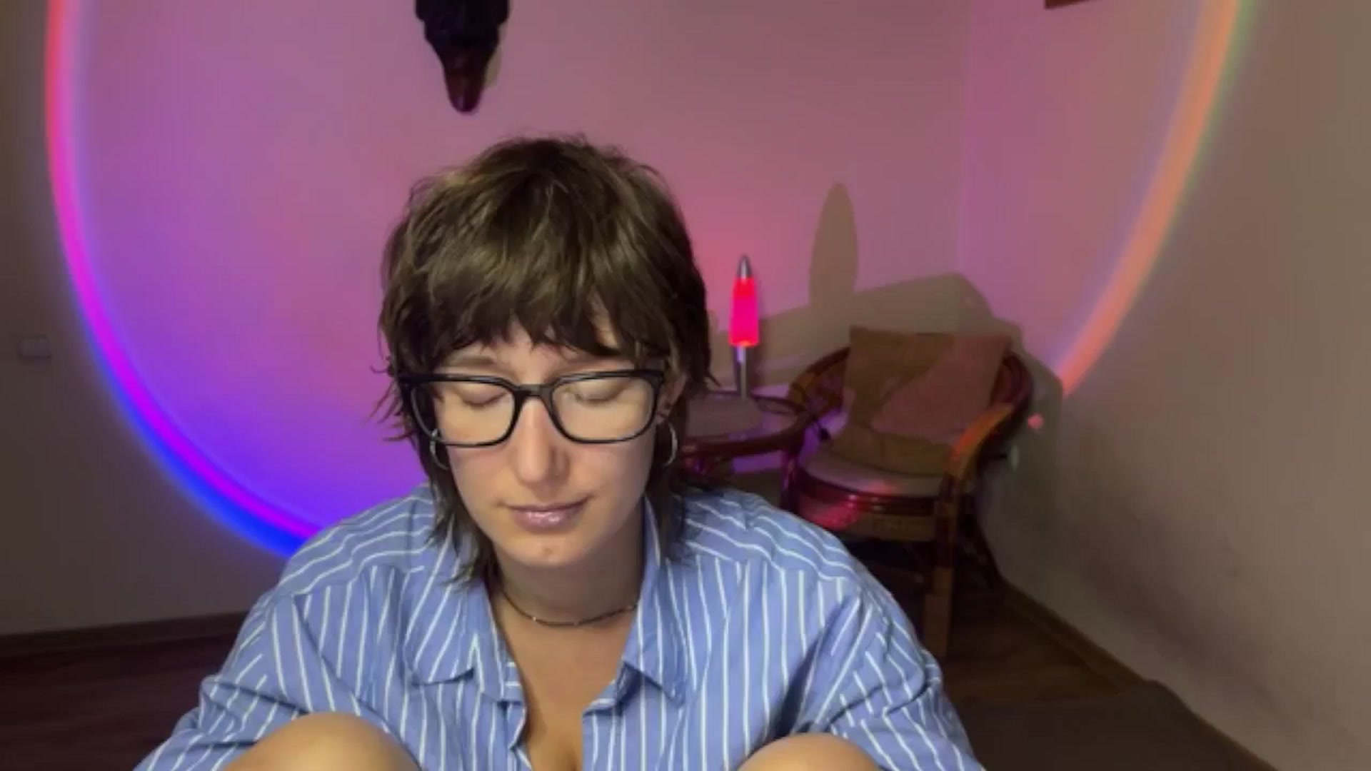 Gallery image thumbnail from LoooneyTunes's myfreecams stream on, 09/17/2025, 18:43 image 8 of 20