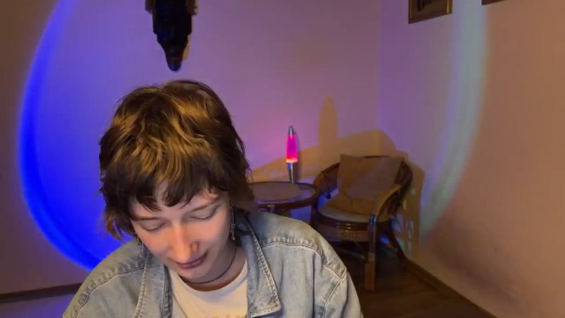 Gallery image thumbnail from LoooneyTunes's myfreecams stream on, 09/24/2025, 20:30 image 6 of 20