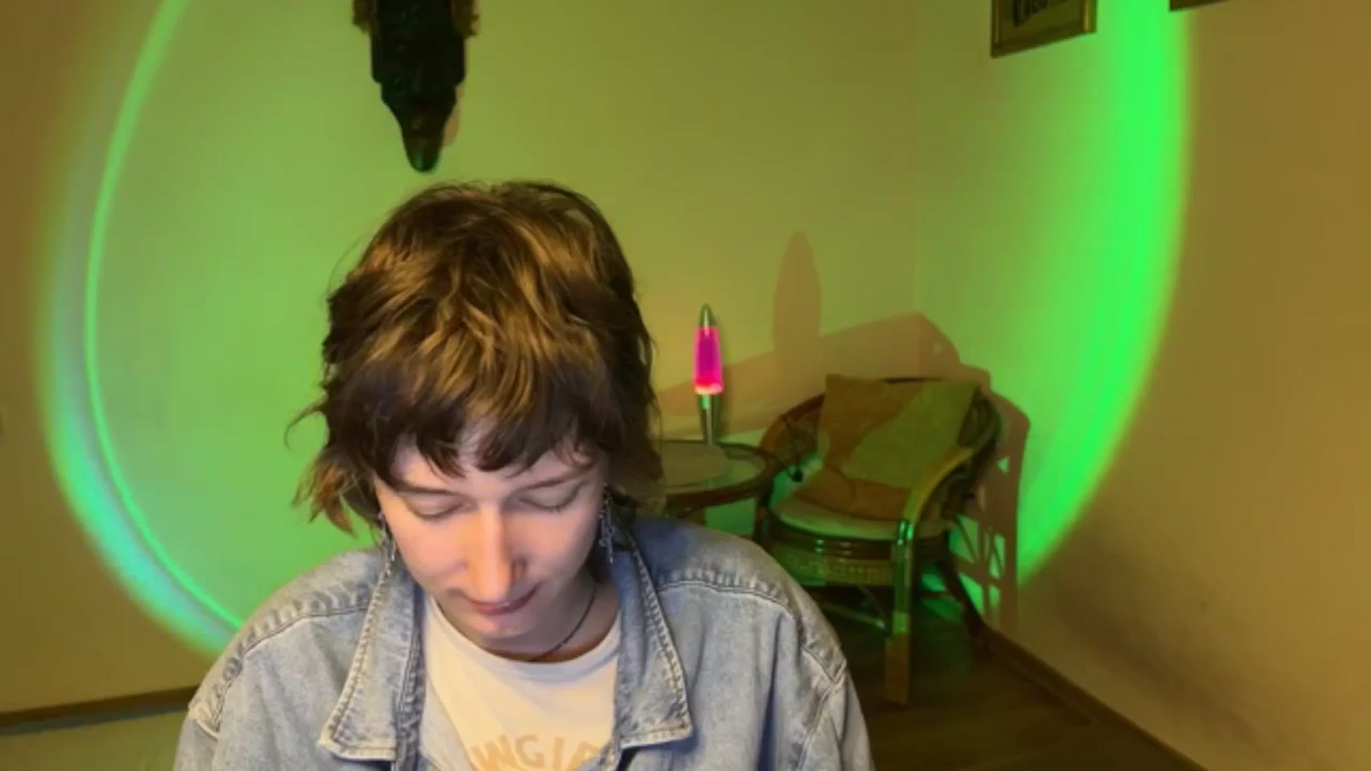 Gallery image thumbnail from LoooneyTunes's myfreecams stream on, 09/24/2025, 20:30 image 15 of 20