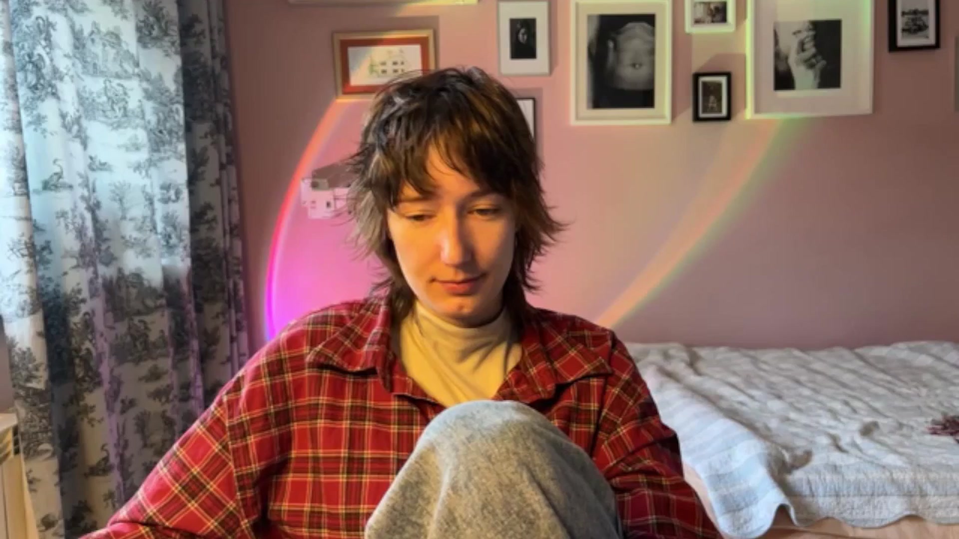 Gallery image thumbnail from LoooneyTunes's myfreecams stream on, 10/12/2025, 15:02 image 14 of 20