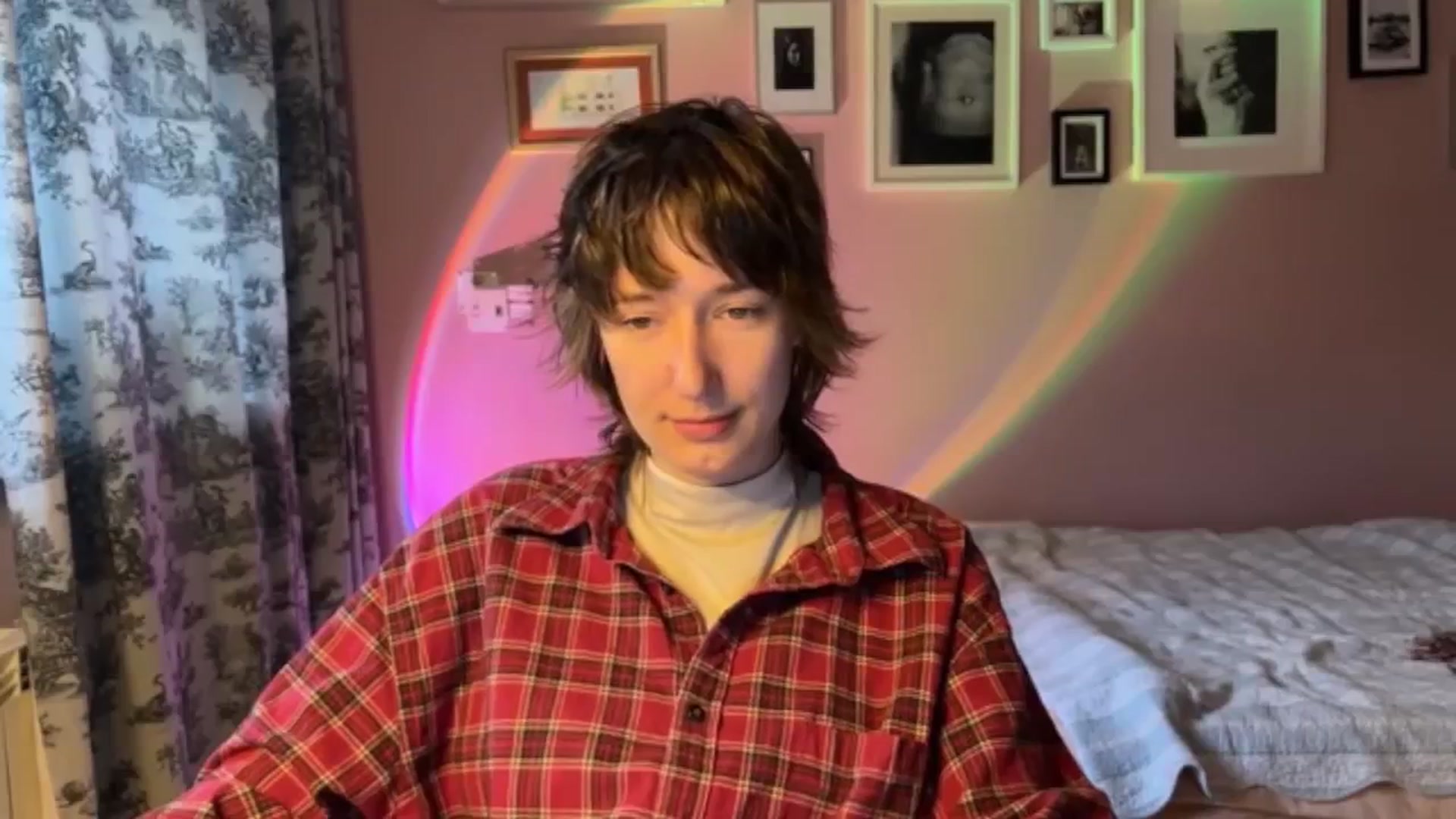Gallery image thumbnail from LoooneyTunes's myfreecams stream on, 10/12/2025, 15:02 image 19 of 20