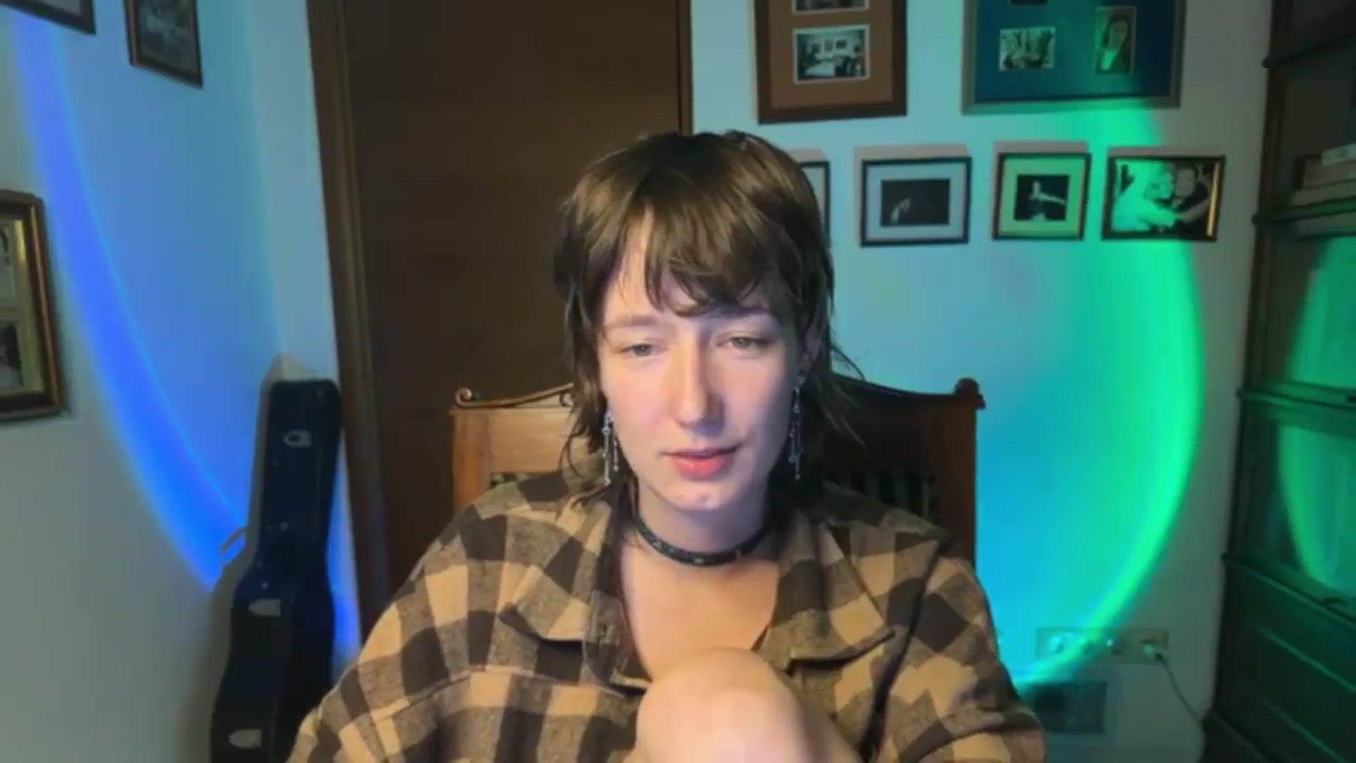 Gallery image thumbnail from LoooneyTunes's myfreecams stream on, 11/10/2025, 02:24 image 9 of 20