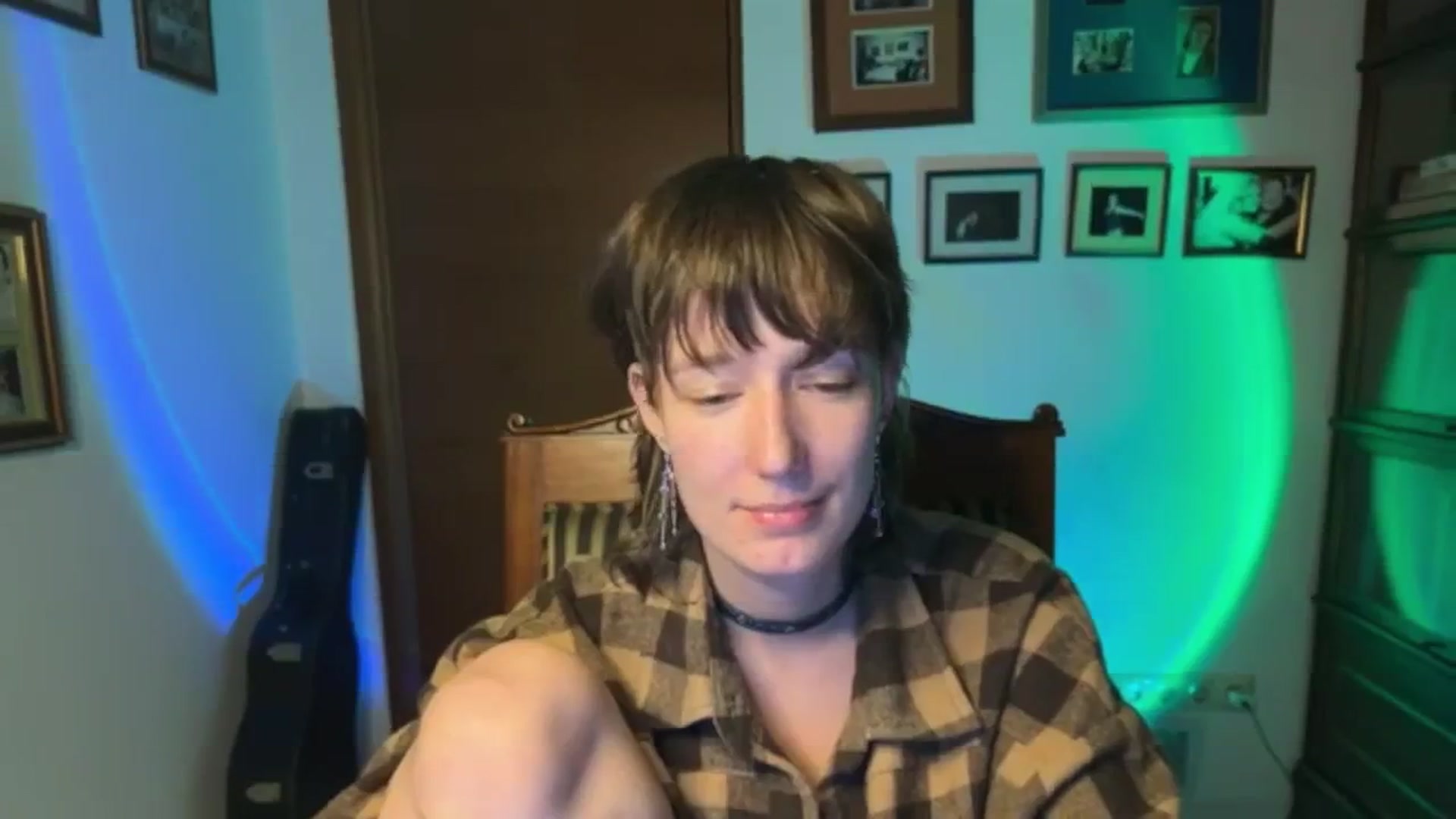 Gallery image thumbnail from LoooneyTunes's myfreecams stream on, 11/10/2025, 02:24 image 17 of 20