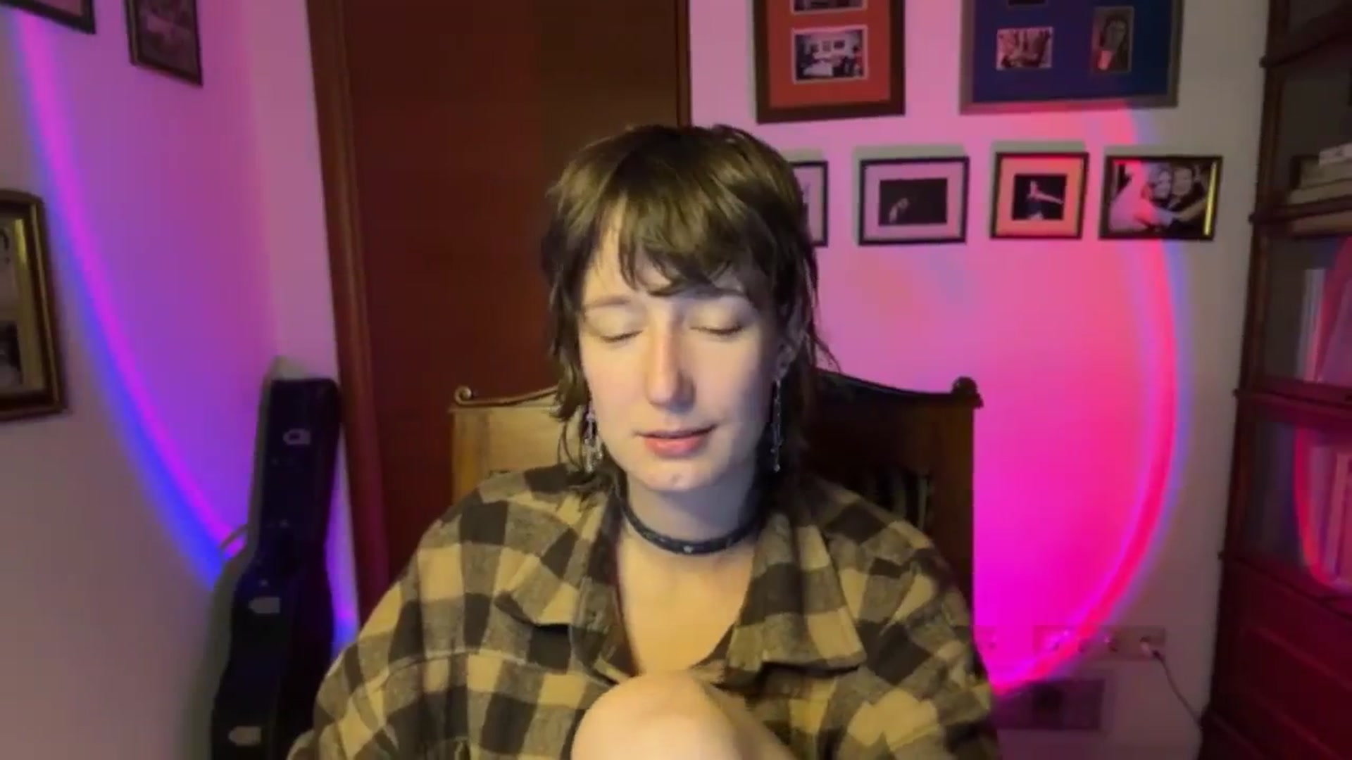 Gallery image thumbnail from LoooneyTunes's myfreecams stream on, 11/10/2025, 02:24 image 7 of 20