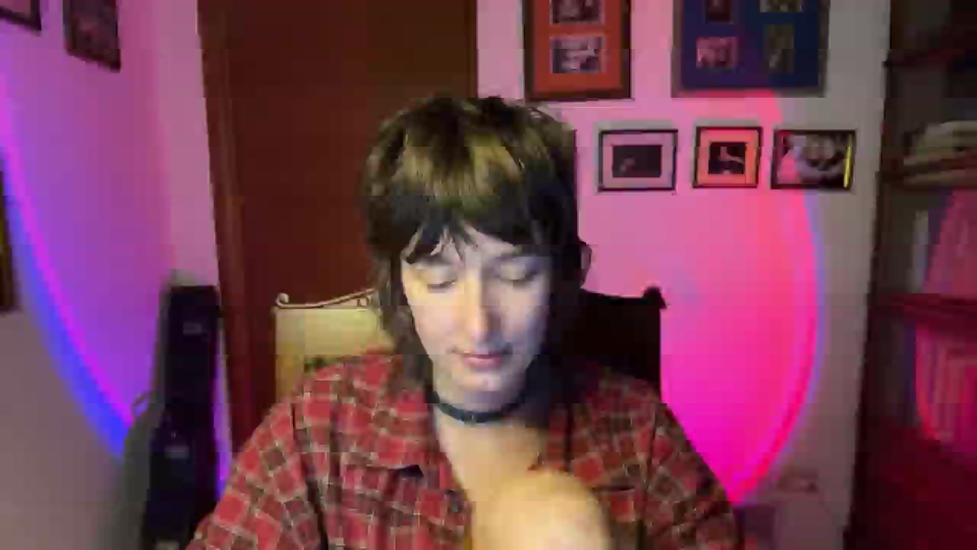 Gallery image thumbnail from LoooneyTunes's myfreecams stream on, 11/17/2025, 24:52 image 4 of 20