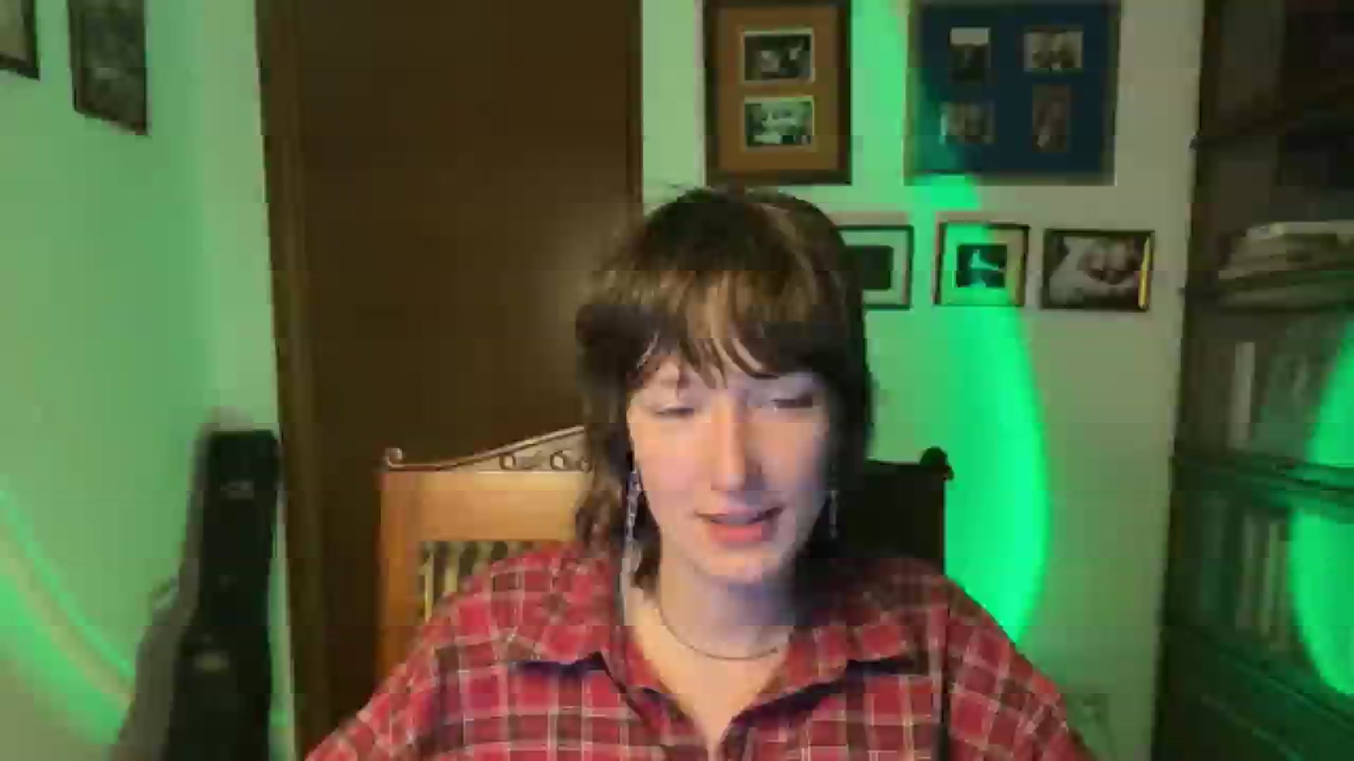 Gallery image thumbnail from LoooneyTunes's myfreecams stream on, 11/23/2025, 19:00 image 3 of 20