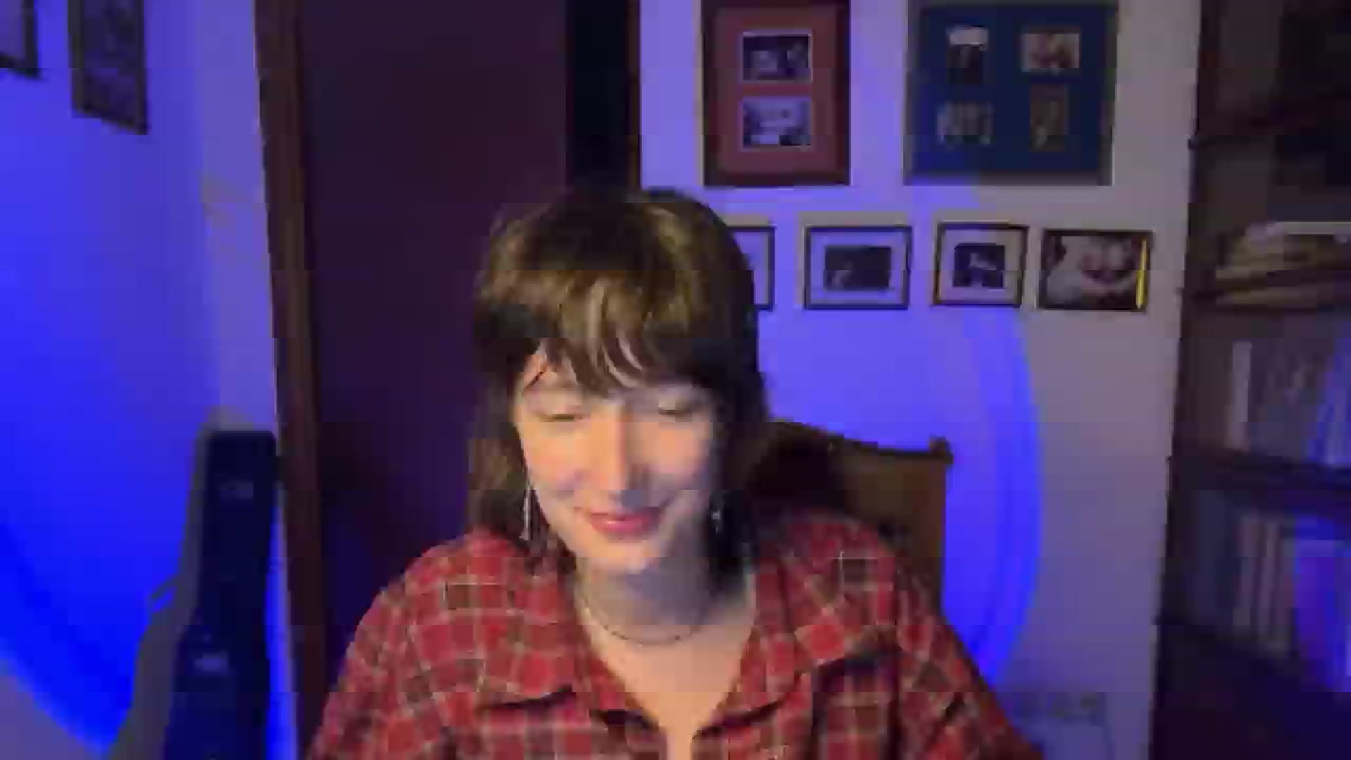Gallery image thumbnail from LoooneyTunes's myfreecams stream on, 11/23/2025, 19:27 image 13 of 20