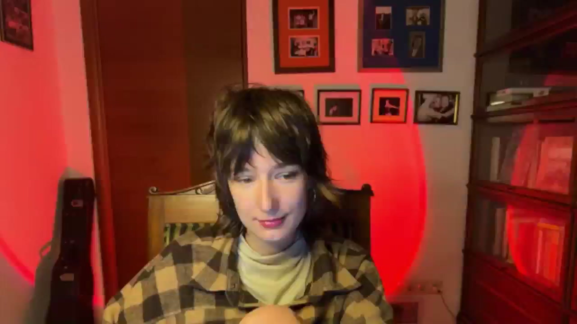 Gallery image thumbnail from LoooneyTunes's myfreecams stream on, 11/28/2025, 16:39 image 18 of 20