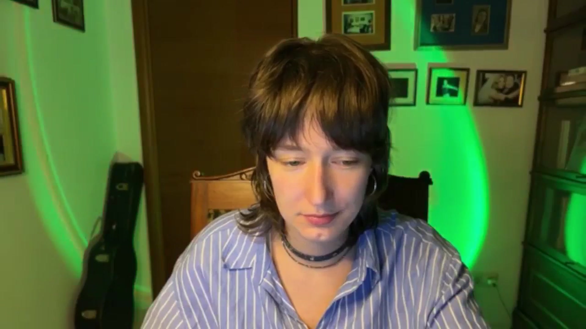 Gallery image thumbnail from LoooneyTunes's myfreecams stream on, 12/11/2025, 19:18 image 19 of 20