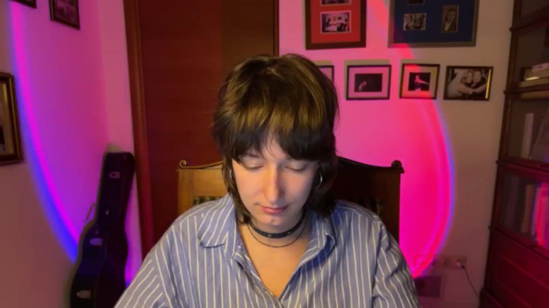 Gallery image thumbnail from LoooneyTunes's myfreecams stream on, 12/11/2025, 19:18 image 18 of 20