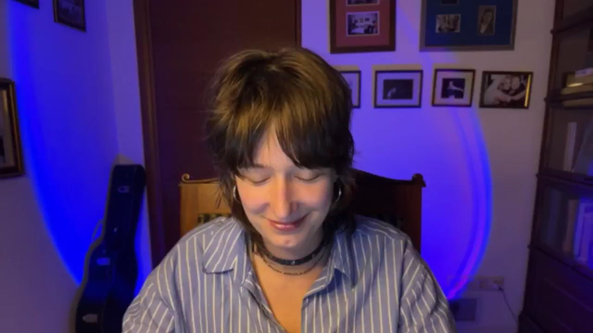 Gallery image thumbnail from LoooneyTunes's myfreecams stream on, 12/11/2025, 20:31 image 9 of 20
