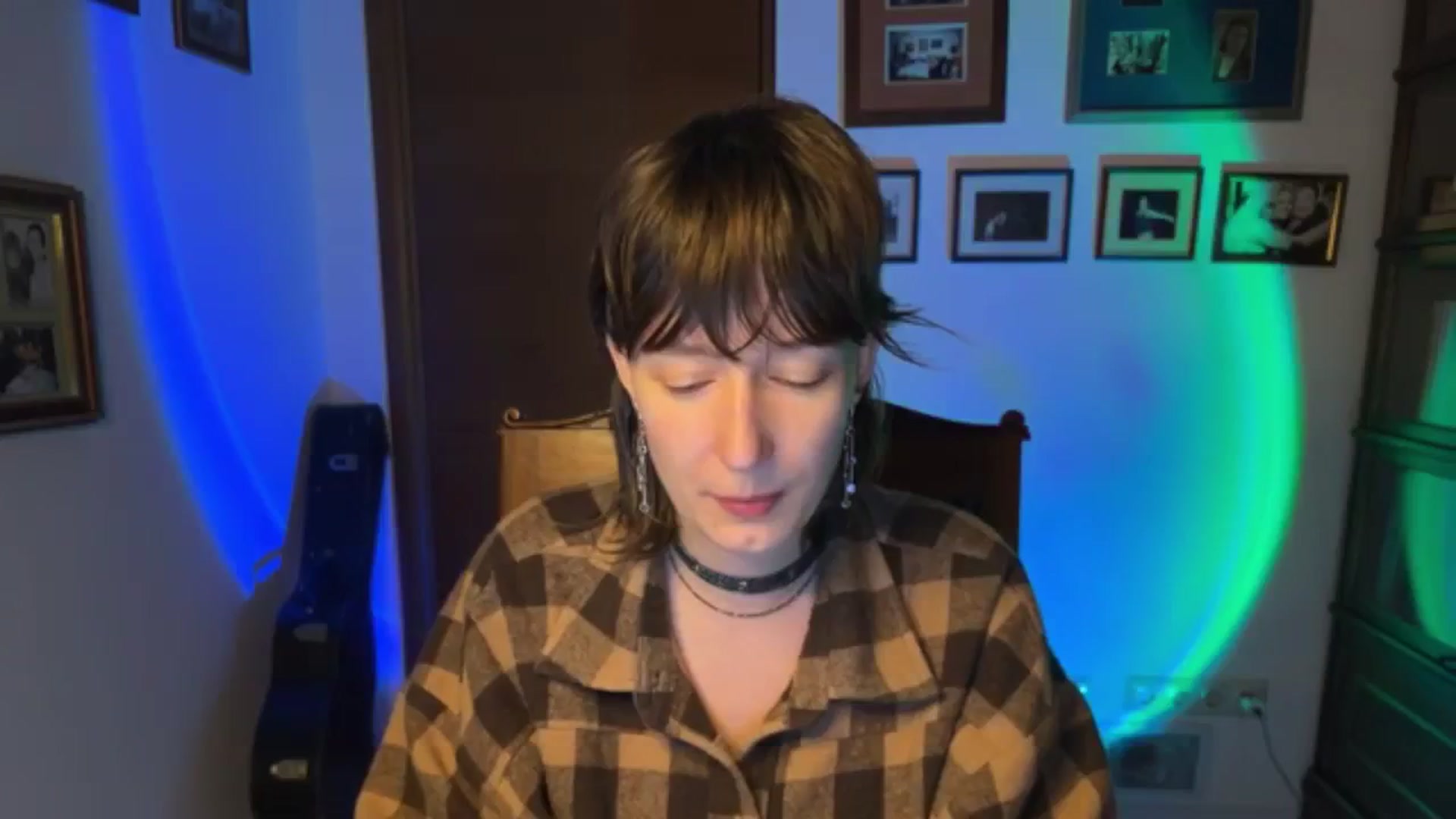Gallery image thumbnail from LoooneyTunes's myfreecams stream on, 12/16/2025, 17:40 image 9 of 20