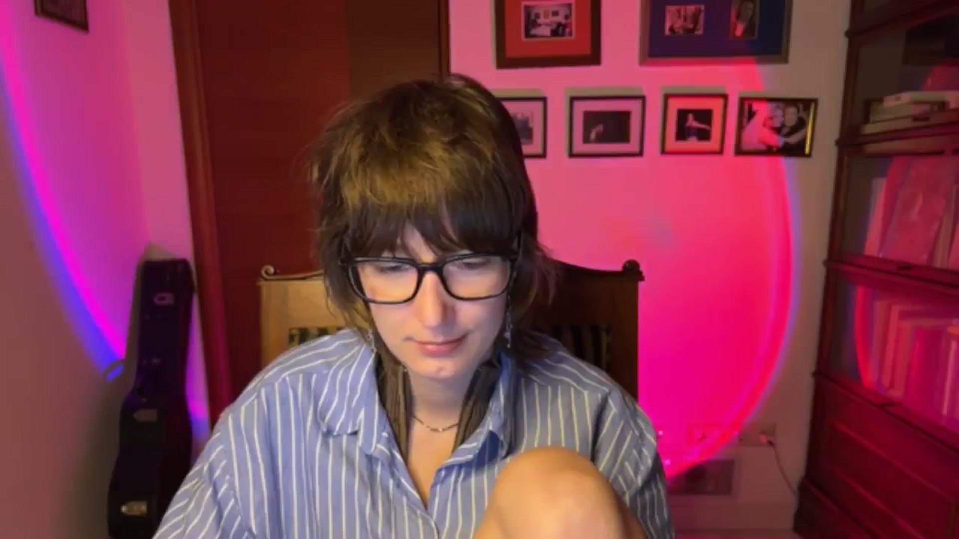 Gallery image thumbnail from LoooneyTunes's myfreecams stream on, 12/17/2025, 20:13 image 15 of 20