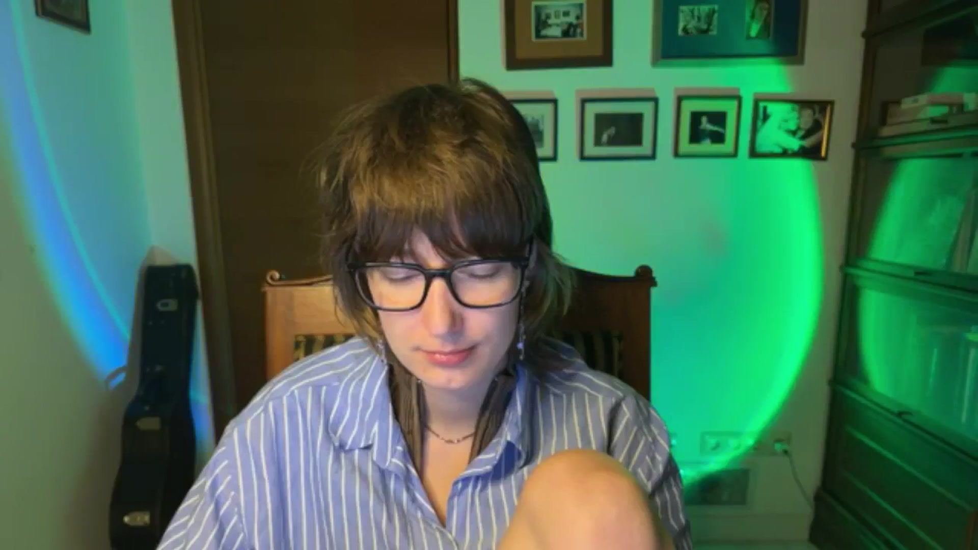 Gallery image thumbnail from LoooneyTunes's myfreecams stream on, 12/17/2025, 20:13 image 13 of 20