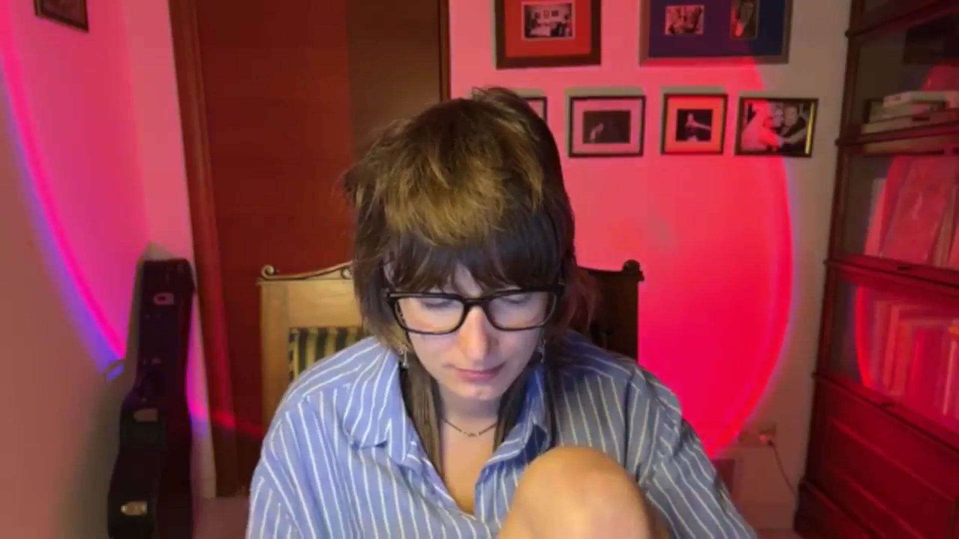 Gallery image thumbnail from LoooneyTunes's myfreecams stream on, 12/17/2025, 20:13 image 6 of 20