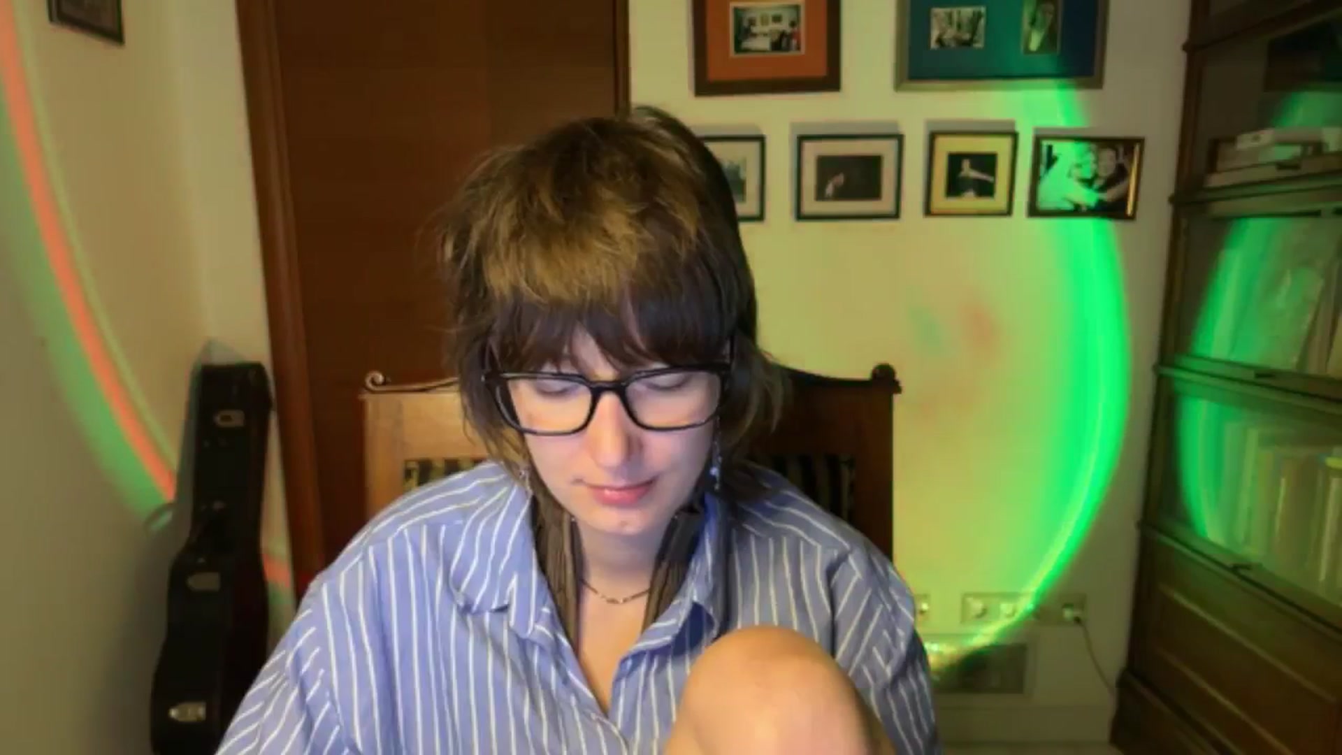 Gallery image thumbnail from LoooneyTunes's myfreecams stream on, 12/17/2025, 20:13 image 18 of 20