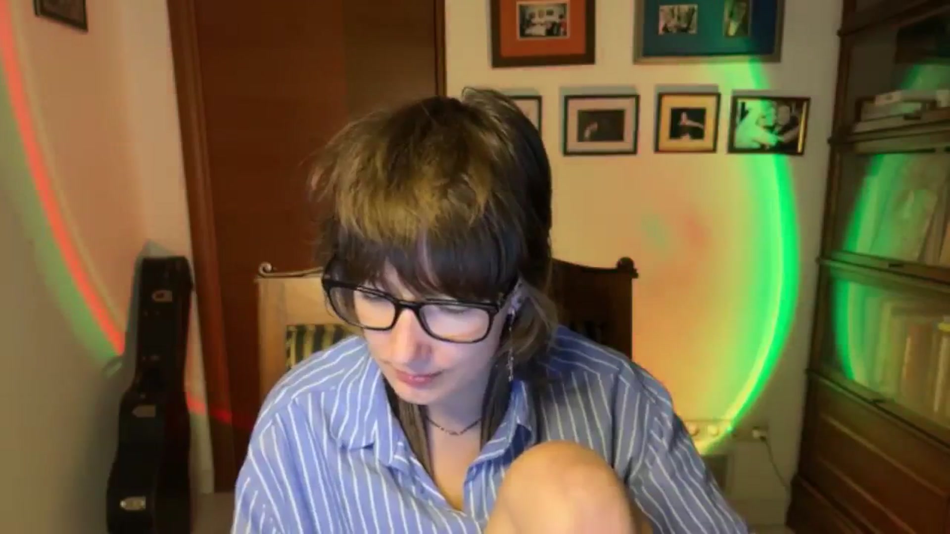 Gallery image thumbnail from LoooneyTunes's myfreecams stream on, 12/17/2025, 20:13 image 5 of 20