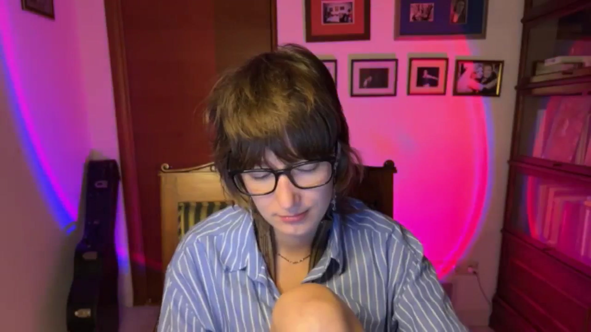 Gallery image thumbnail from LoooneyTunes's myfreecams stream on, 12/17/2025, 20:13 image 2 of 20
