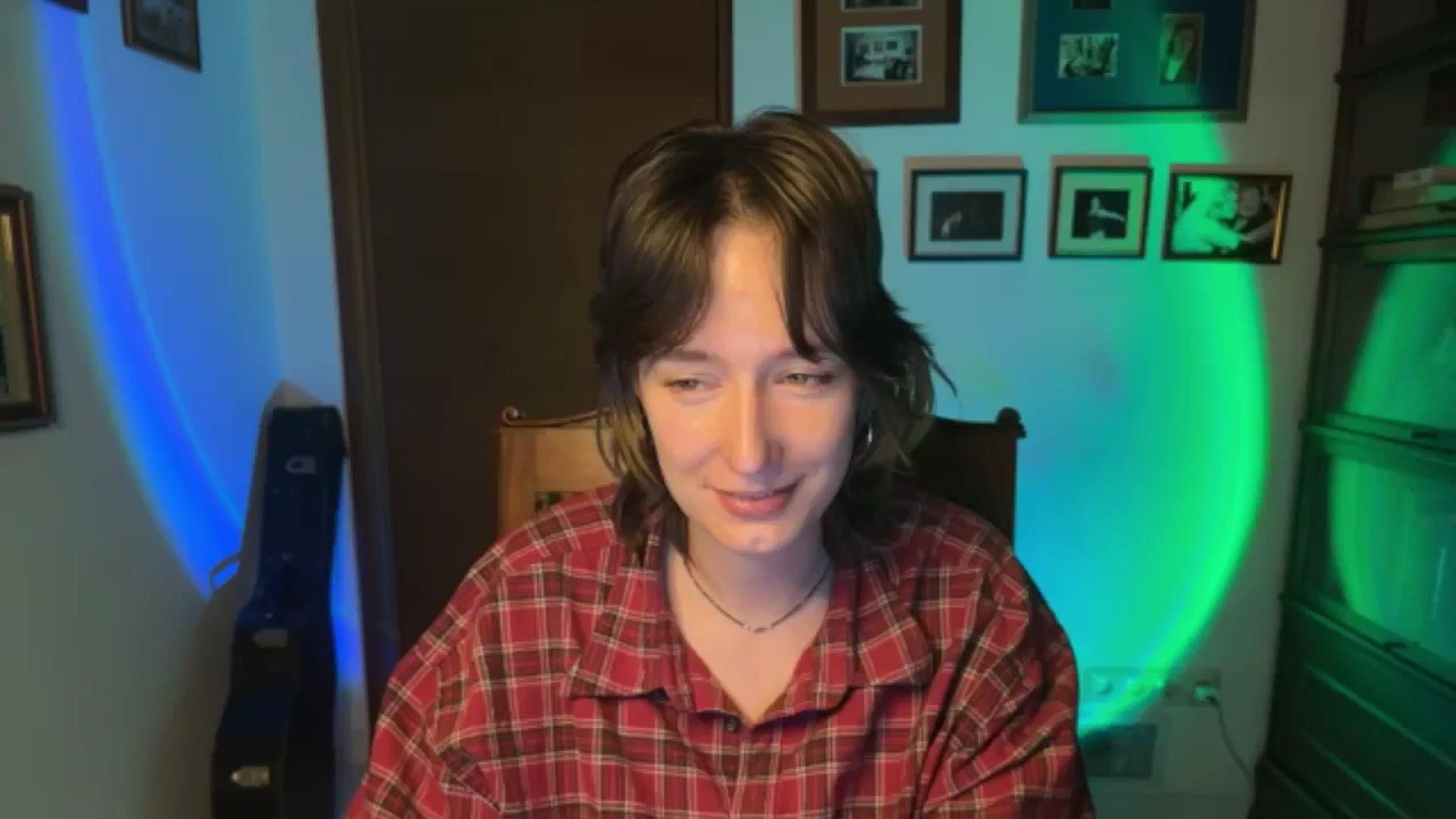 Gallery image thumbnail from LoooneyTunes's myfreecams stream on, 12/23/2025, 16:16 image 14 of 20