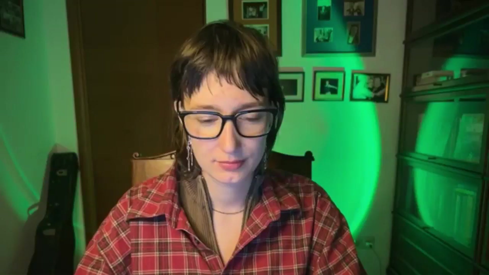 Gallery image thumbnail from LoooneyTunes's myfreecams stream on, 01/27/2026, 01:05 image 11 of 20