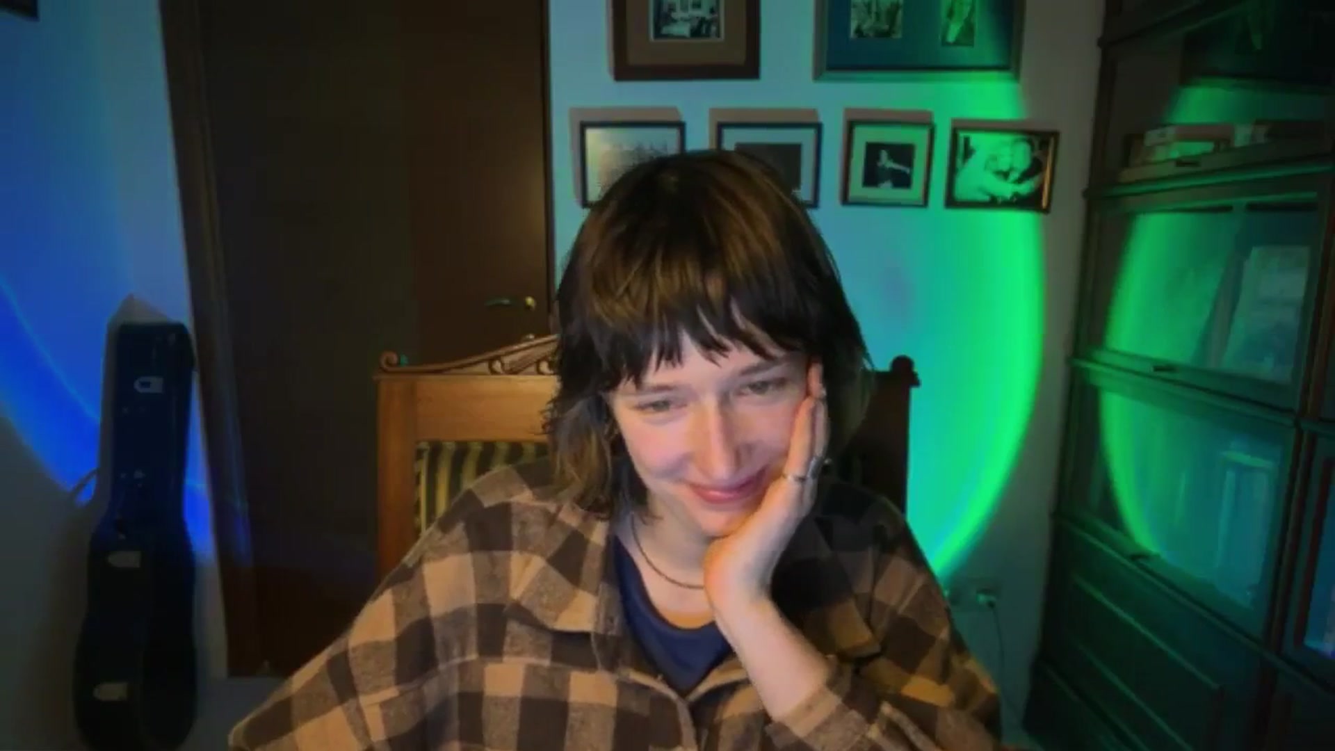 Gallery image thumbnail from LoooneyTunes's myfreecams stream on, 02/09/2026, 24:05 image 16 of 20