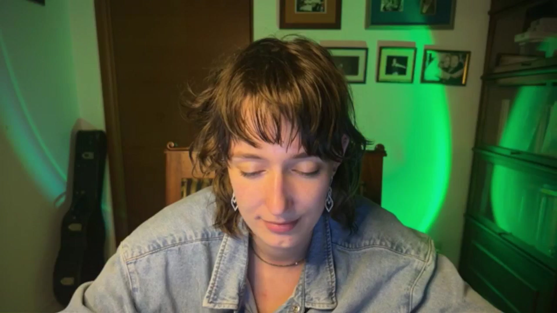 Gallery image thumbnail from LoooneyTunes's myfreecams stream on, 03/03/2026, 23:43 image 7 of 20