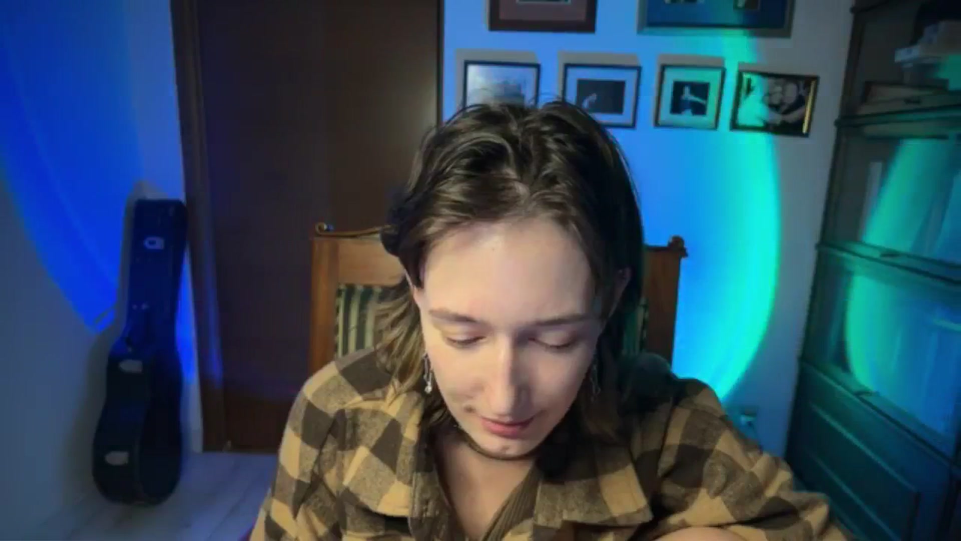 Gallery image thumbnail from LoooneyTunes's myfreecams stream on, 03/06/2026, 20:48 image 17 of 20