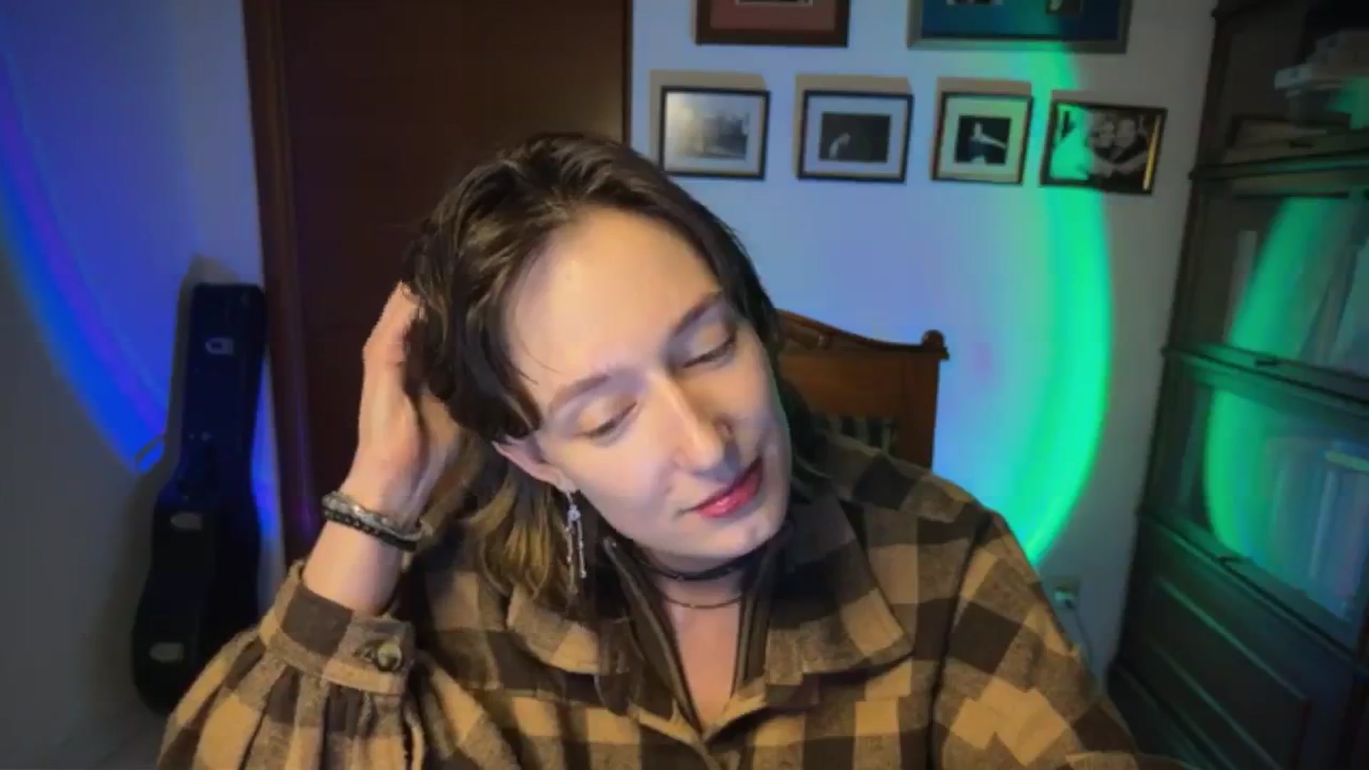 Gallery image thumbnail from LoooneyTunes's myfreecams stream on, 03/06/2026, 22:22 image 19 of 20