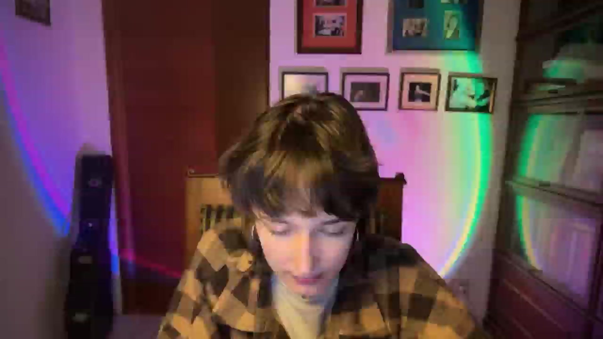 Gallery image thumbnail from LoooneyTunes's myfreecams stream on, 03/15/2026, 24:22 image 19 of 20