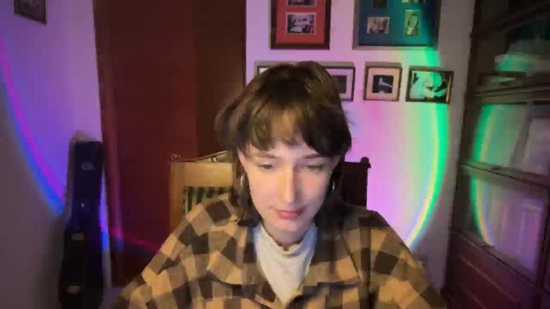 Gallery image thumbnail from LoooneyTunes's myfreecams stream on, 03/15/2026, 24:22 image 17 of 20