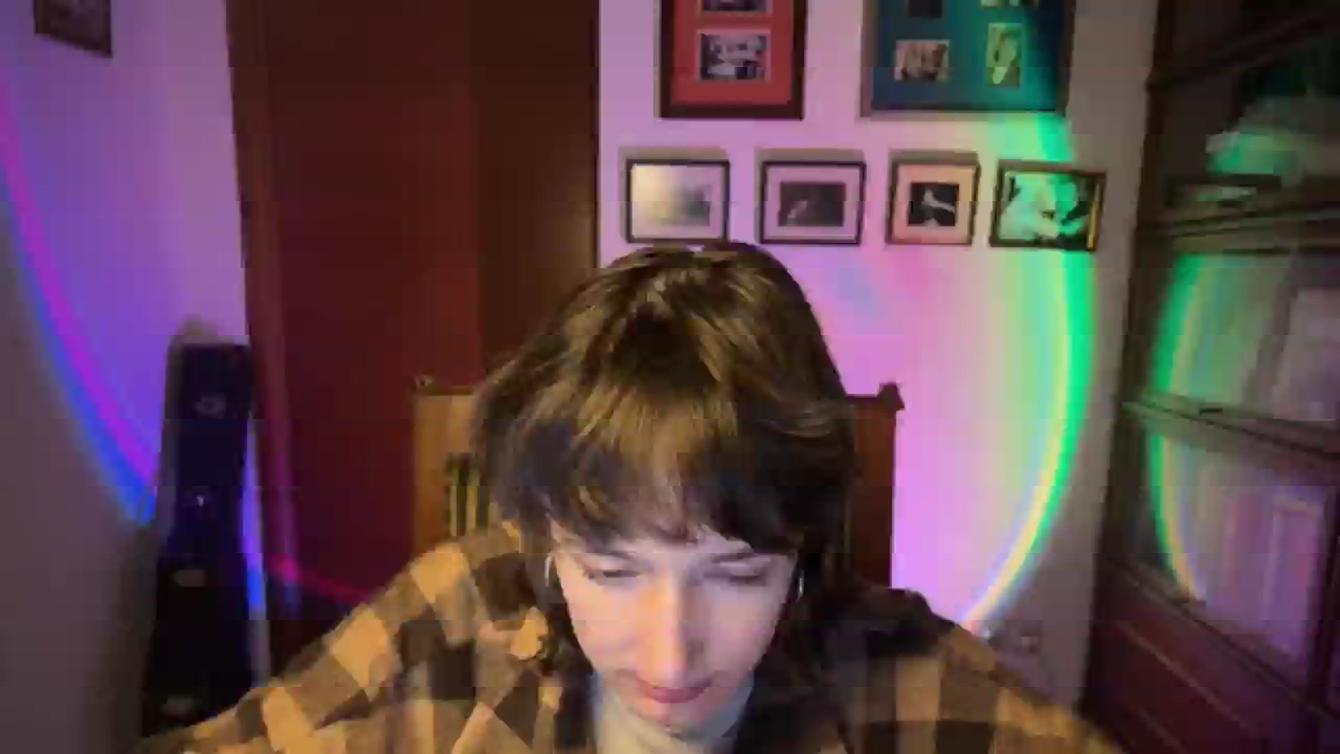 Gallery image thumbnail from LoooneyTunes's myfreecams stream on, 03/15/2026, 24:22 image 20 of 20
