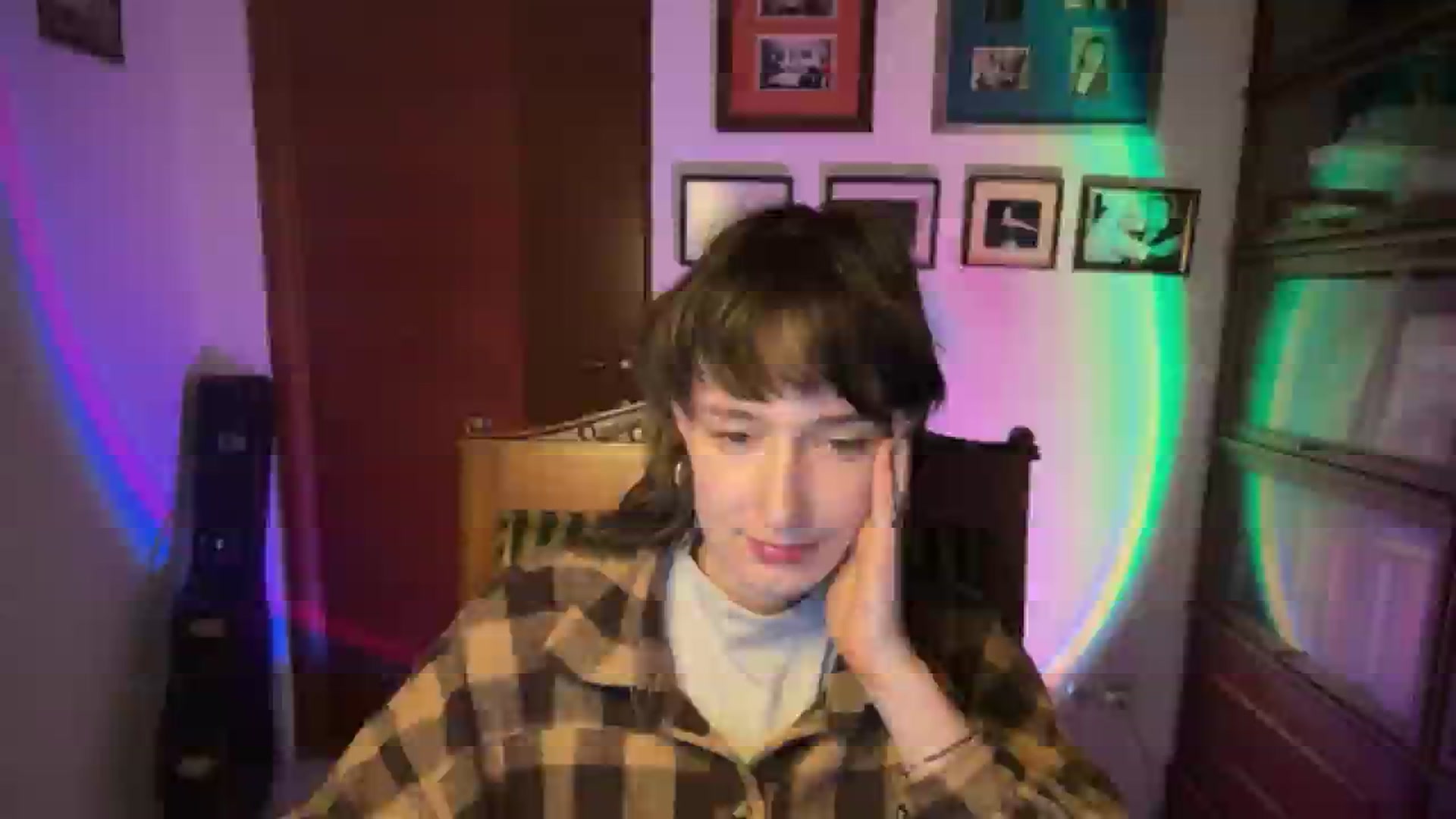 Gallery image thumbnail from LoooneyTunes's myfreecams stream on, 03/15/2026, 24:22 image 5 of 20