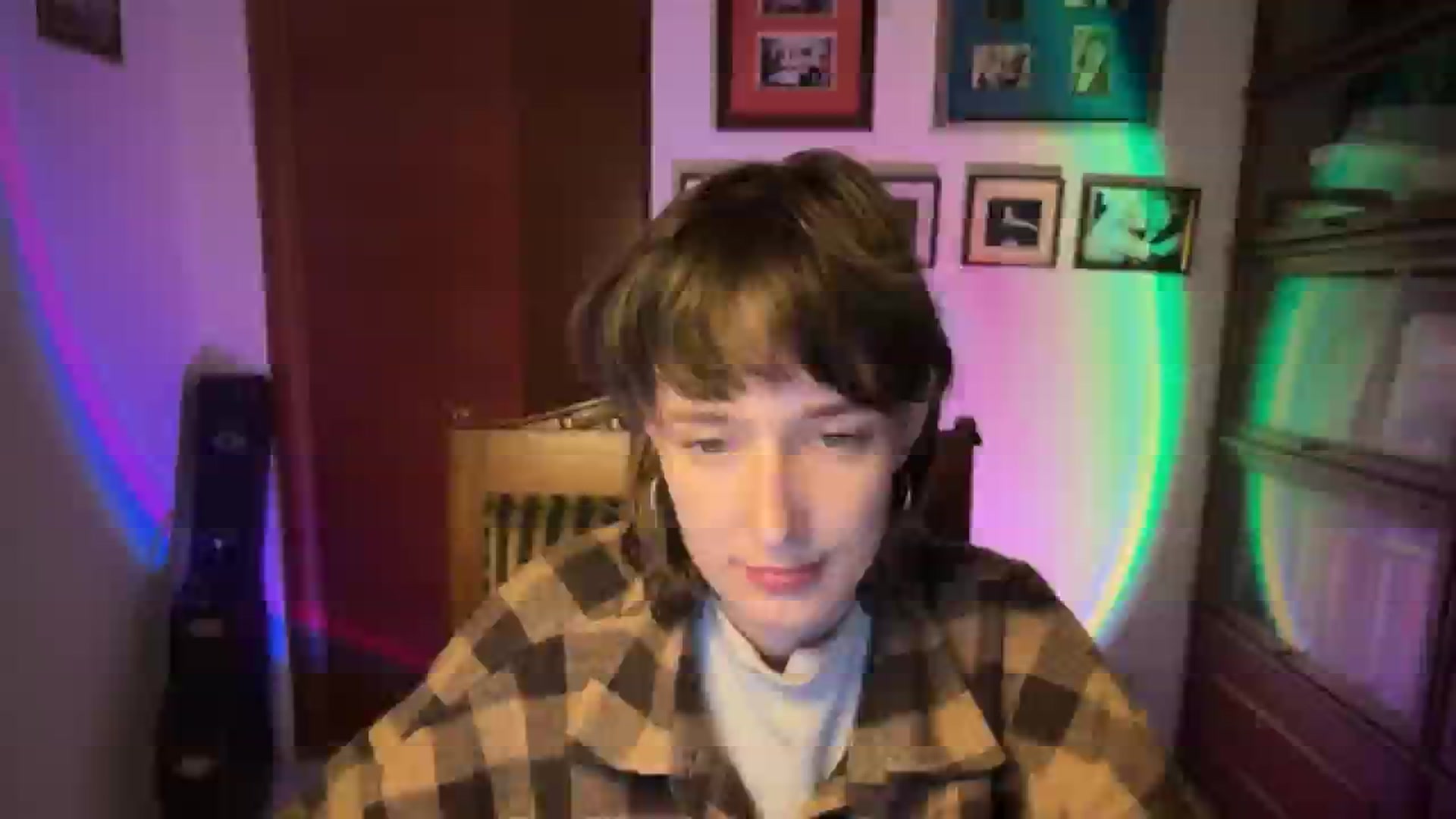 Gallery image thumbnail from LoooneyTunes's myfreecams stream on, 03/15/2026, 24:22 image 14 of 20